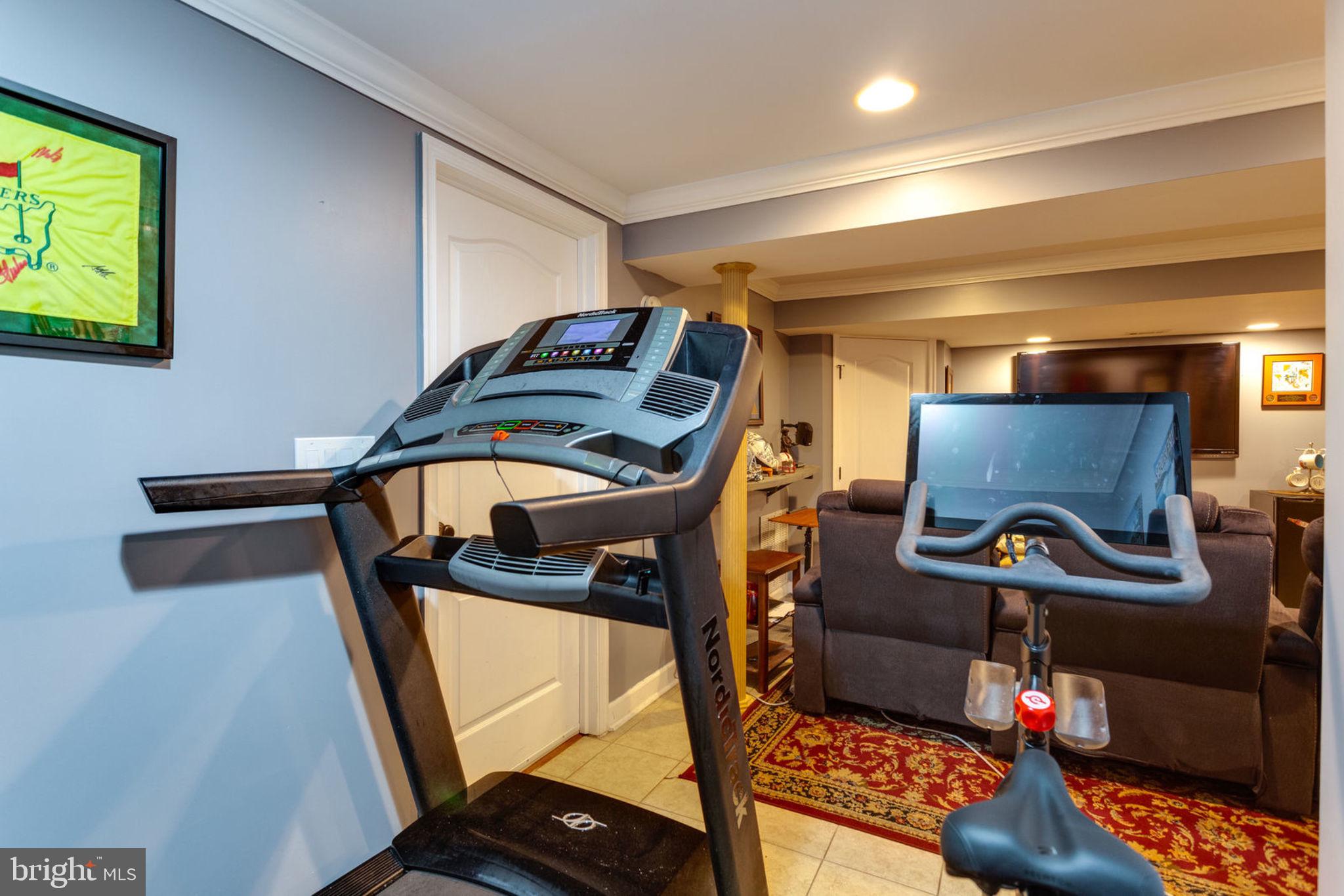 BOULEVARD MANOR - Residential Lease