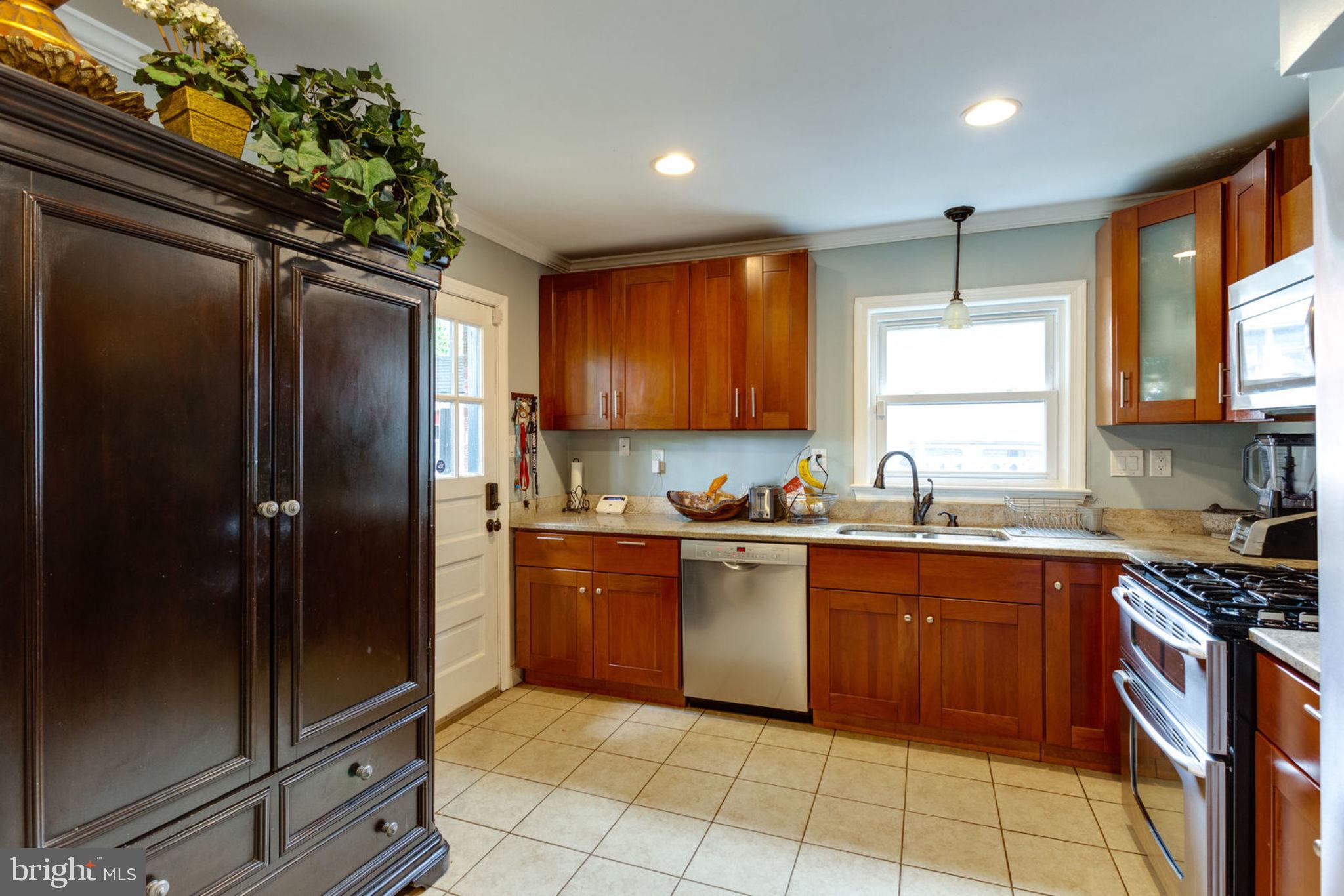 BOULEVARD MANOR - Residential Lease