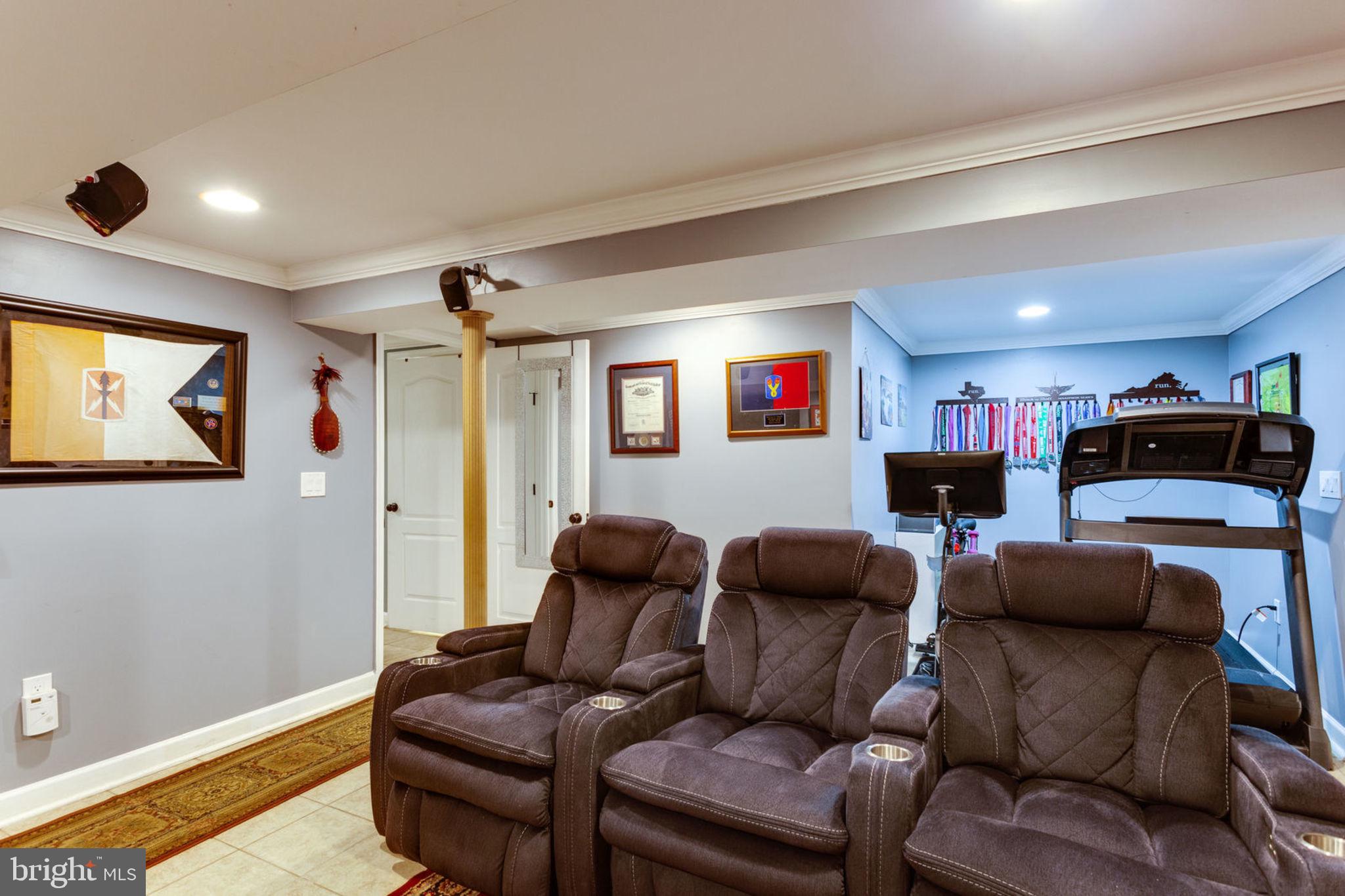 BOULEVARD MANOR - Residential Lease