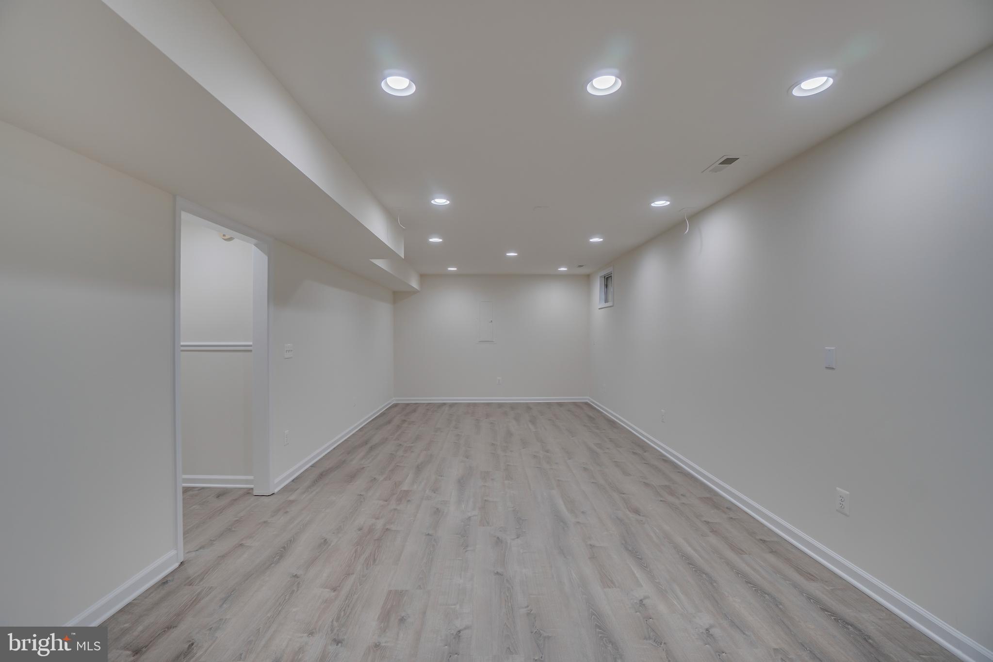 WILDERNESS SHORES - Residential