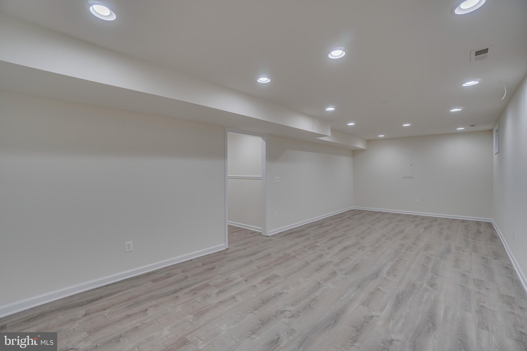 WILDERNESS SHORES - Residential