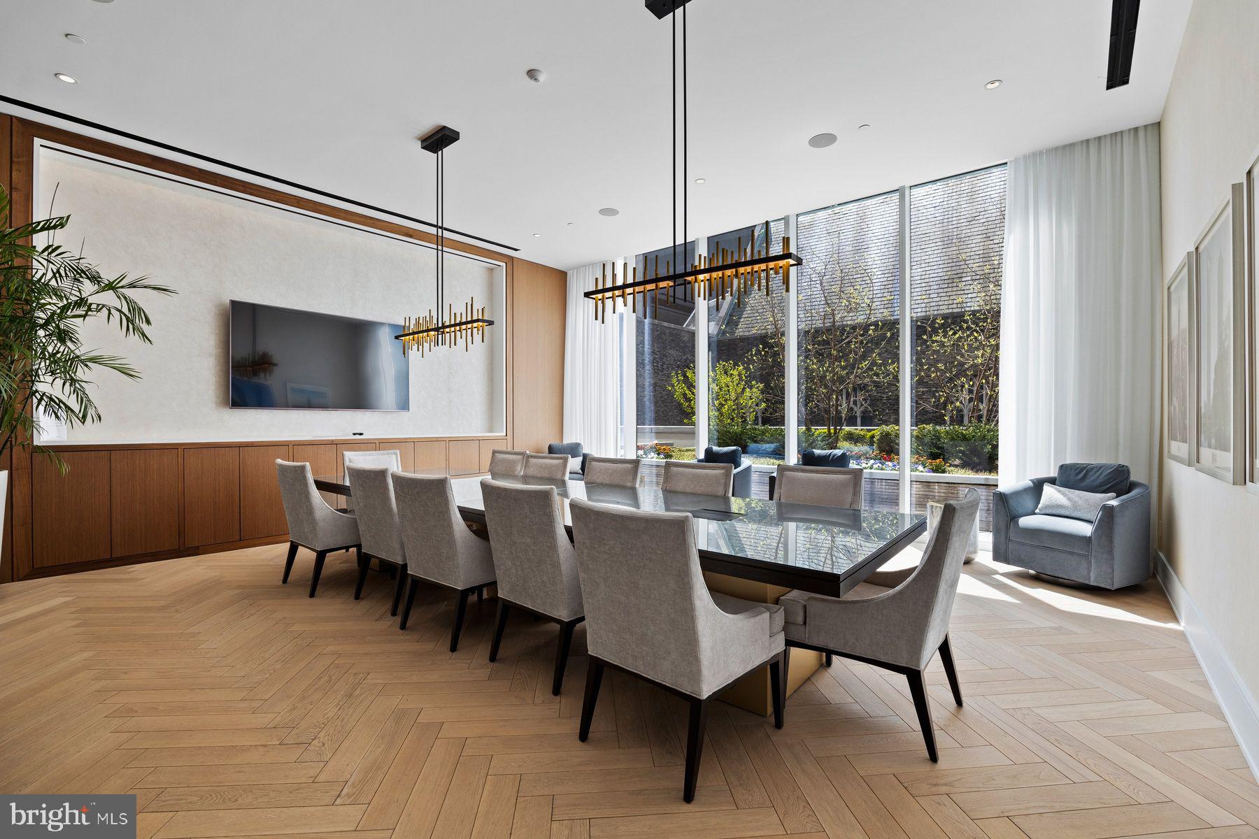 AVENUE OF THE ARTS - Residential