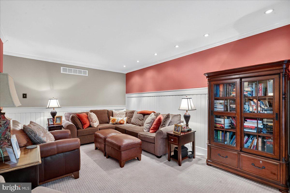 111 CANTERBURY LANE