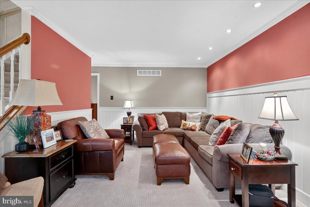 111 CANTERBURY LANE