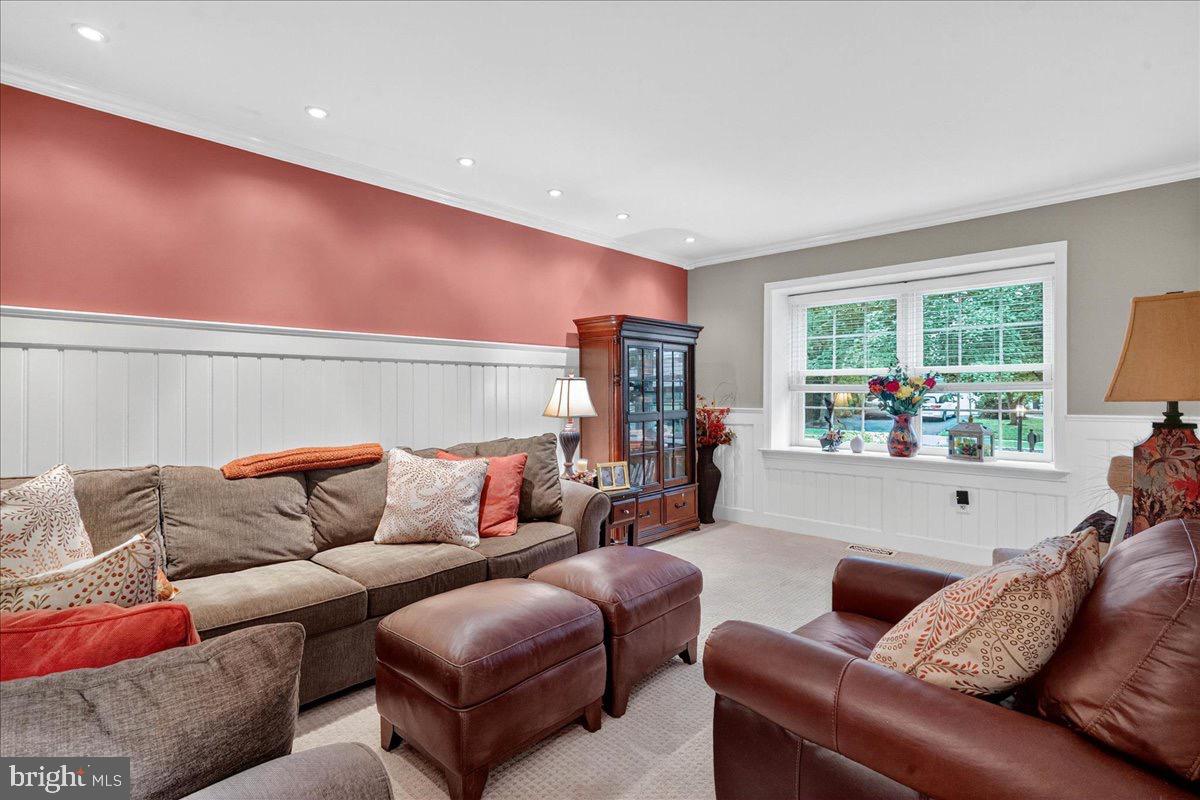 111 CANTERBURY LANE