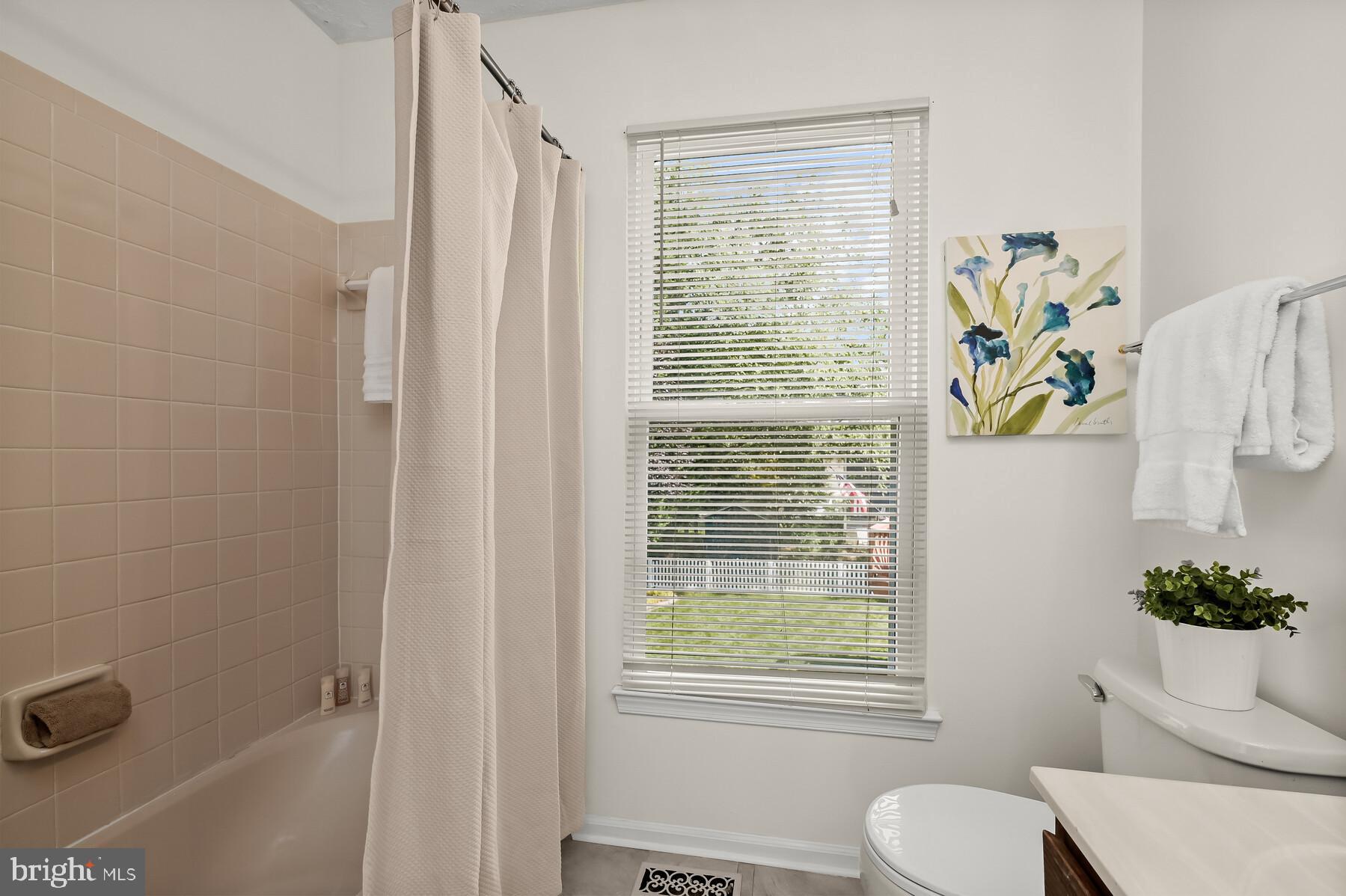 FOUR SEASONS ESTATES - Residential