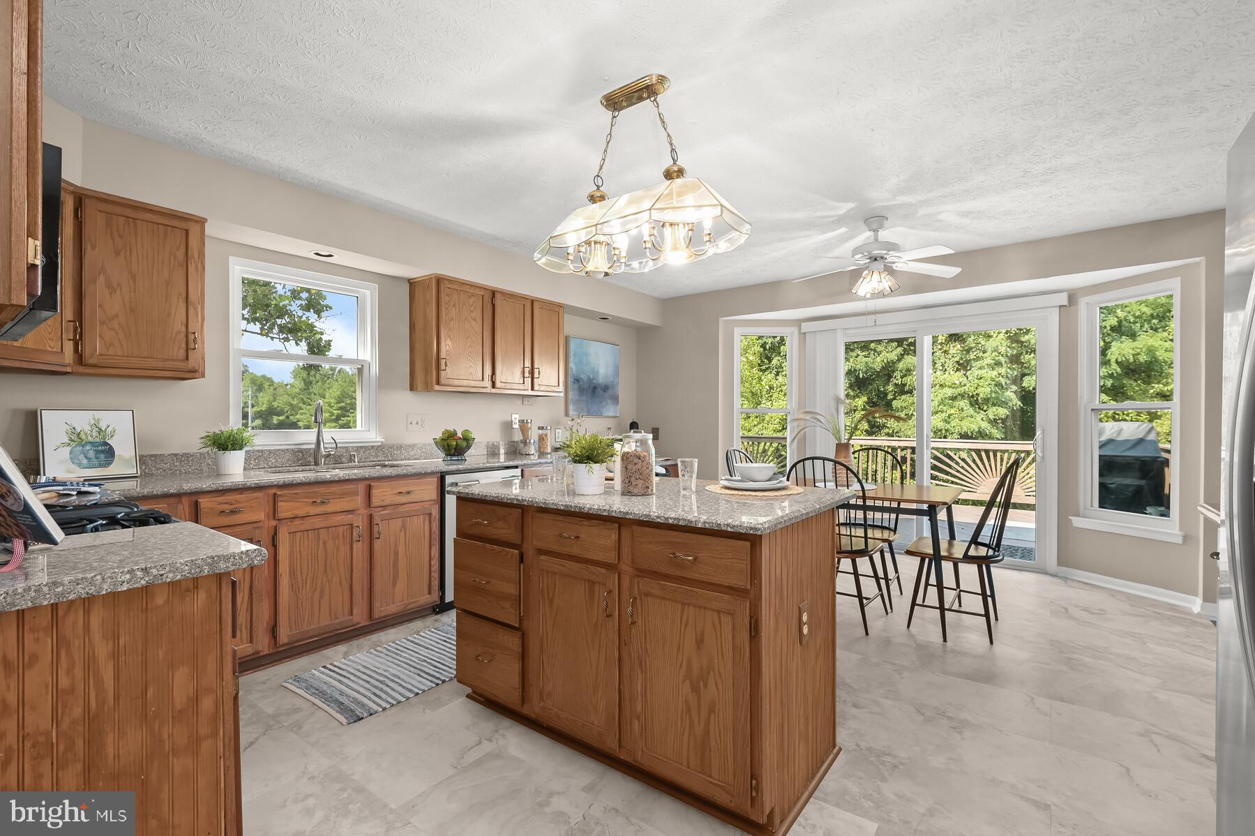 FOUR SEASONS ESTATES - Residential