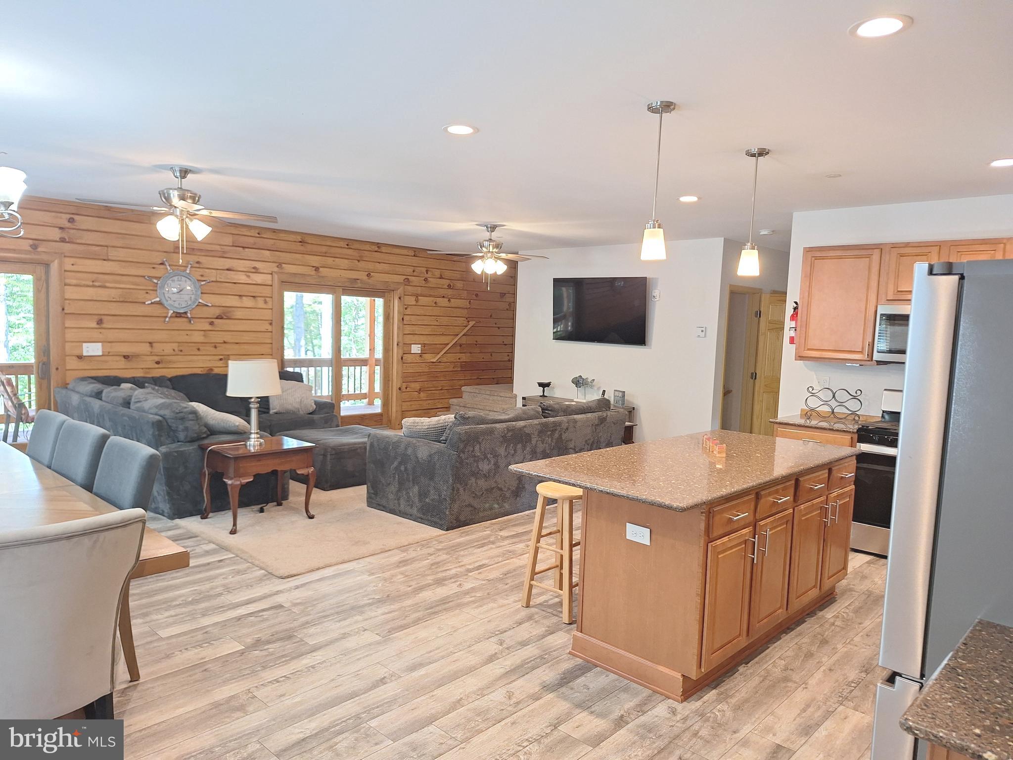 BECKMAN PENINSULA - Residential