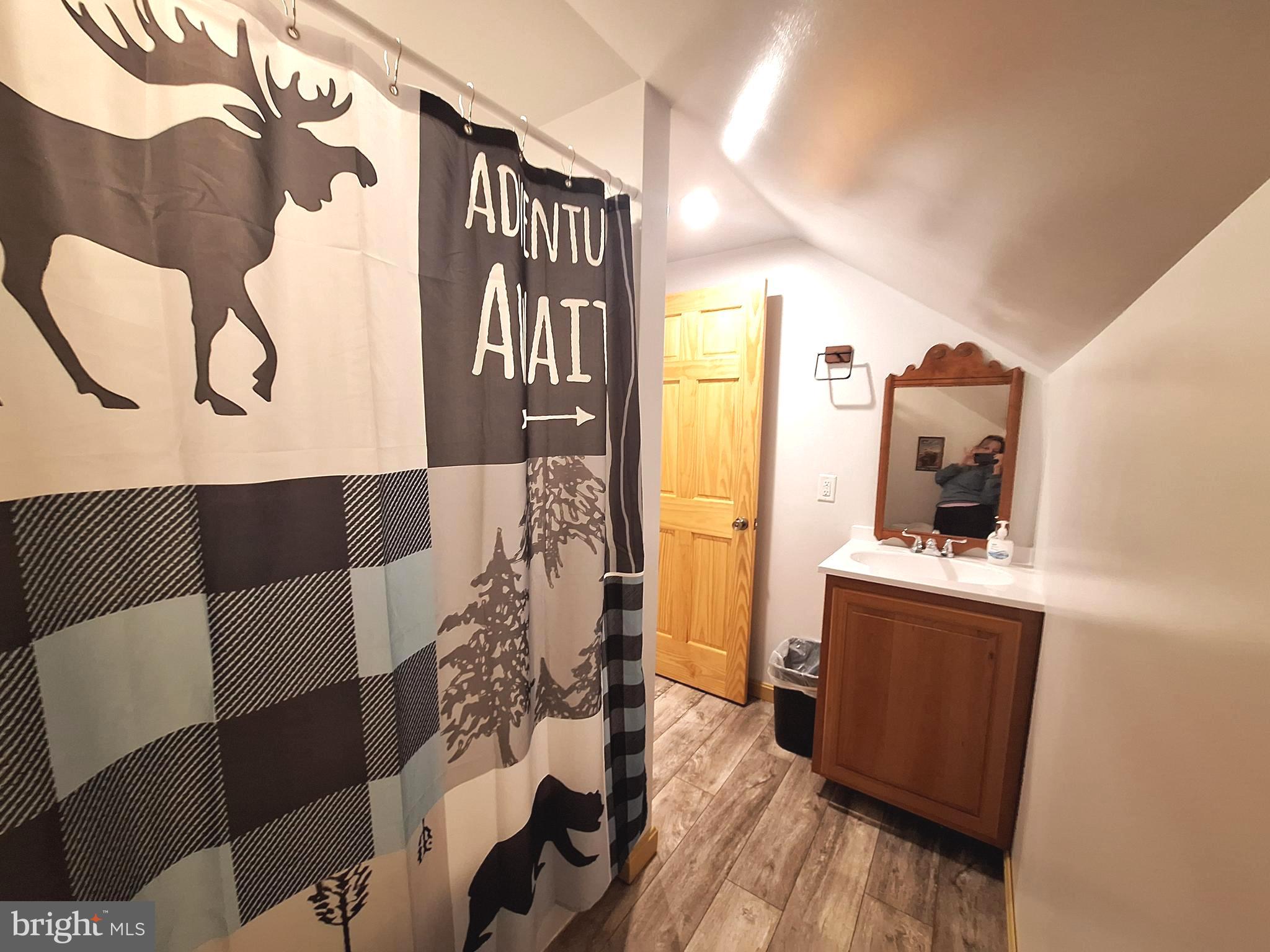 BECKMAN PENINSULA - Residential