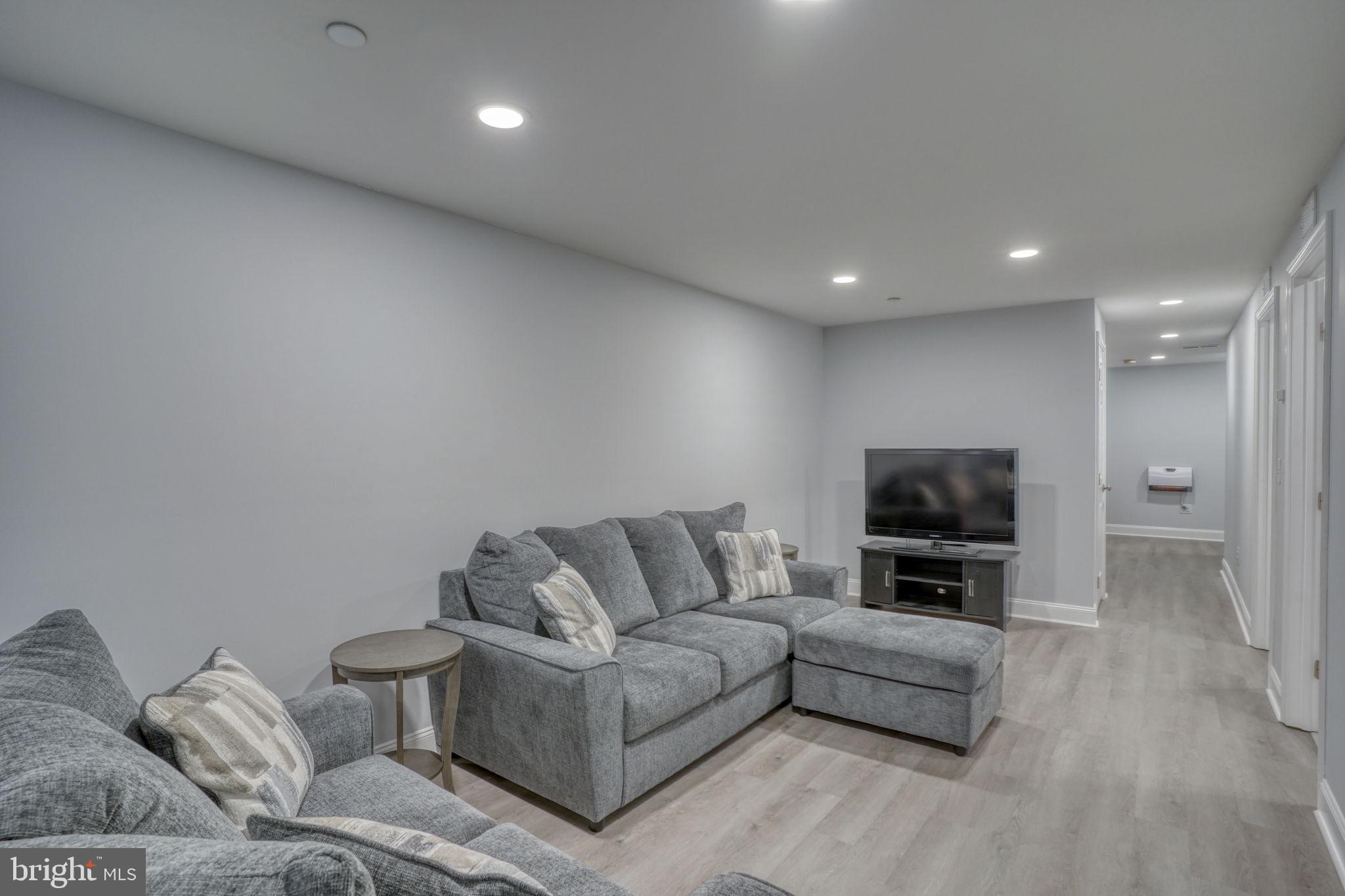 HUNTERS MILL - Residential
