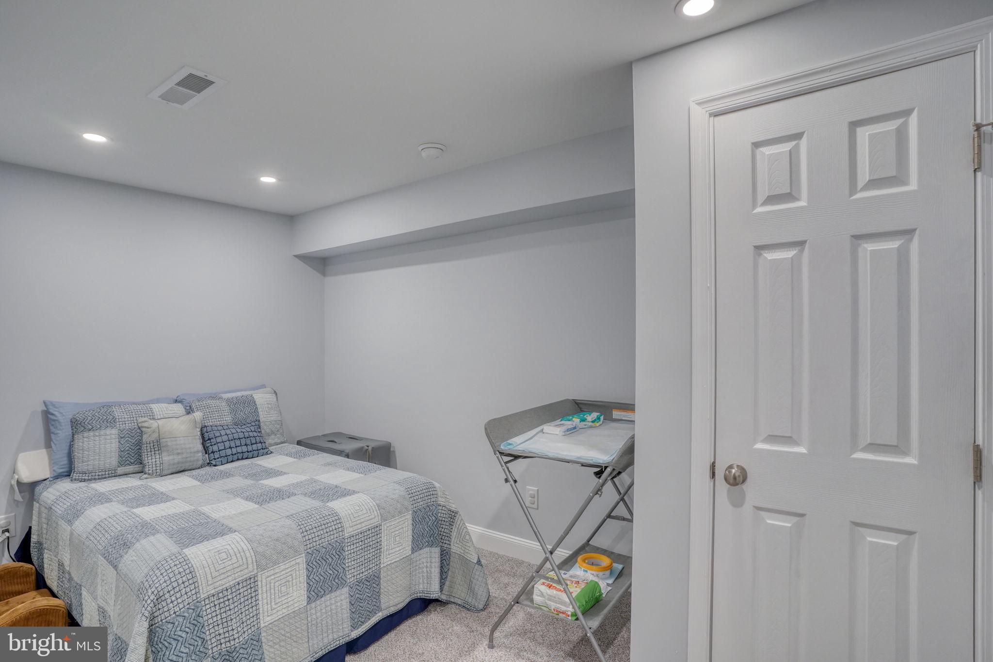 HUNTERS MILL - Residential
