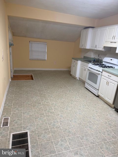 Townhouse For Sale - 2310 James Street<br/> BALTIMORE, MD 21230