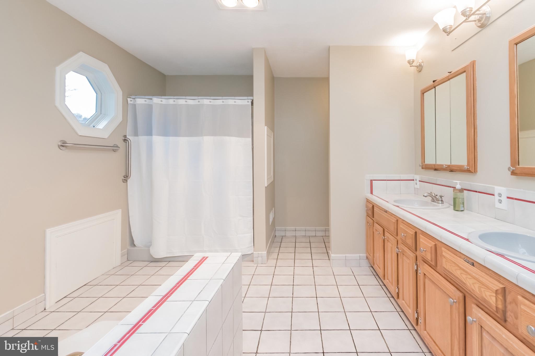 RIDGE VALLEY - Residential