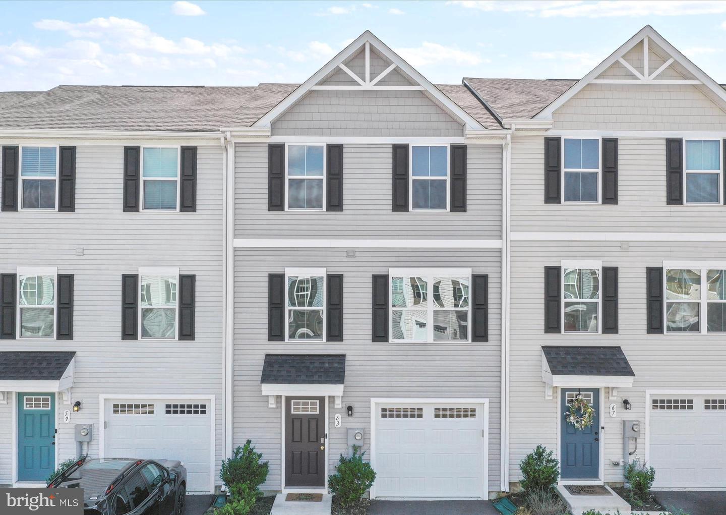 THE LAKES AT MARTINSBURG - Residential Lease
