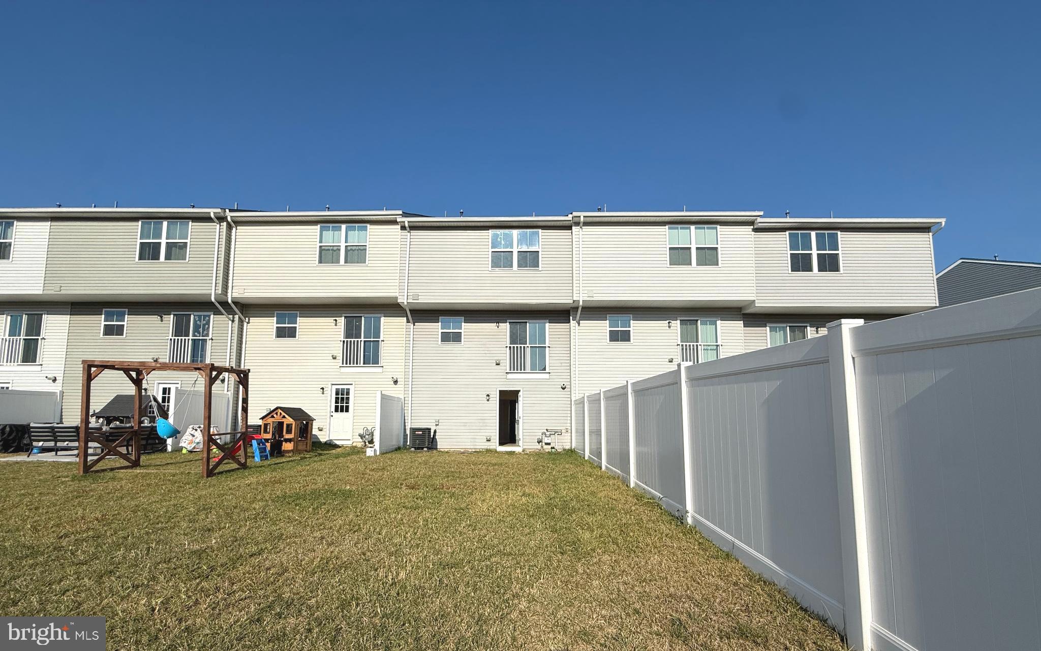 THE LAKES AT MARTINSBURG - Residential Lease