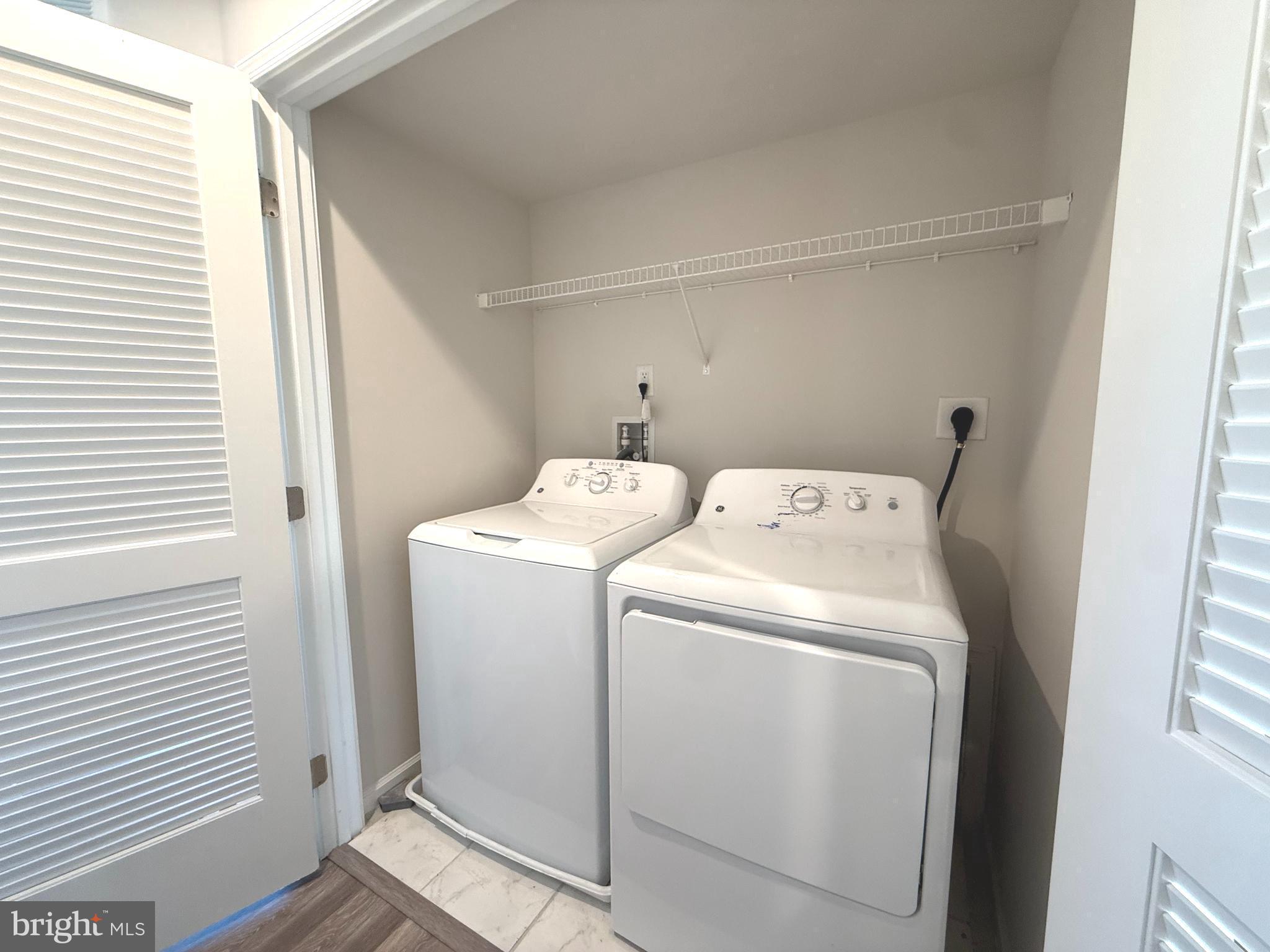 THE LAKES AT MARTINSBURG - Residential Lease