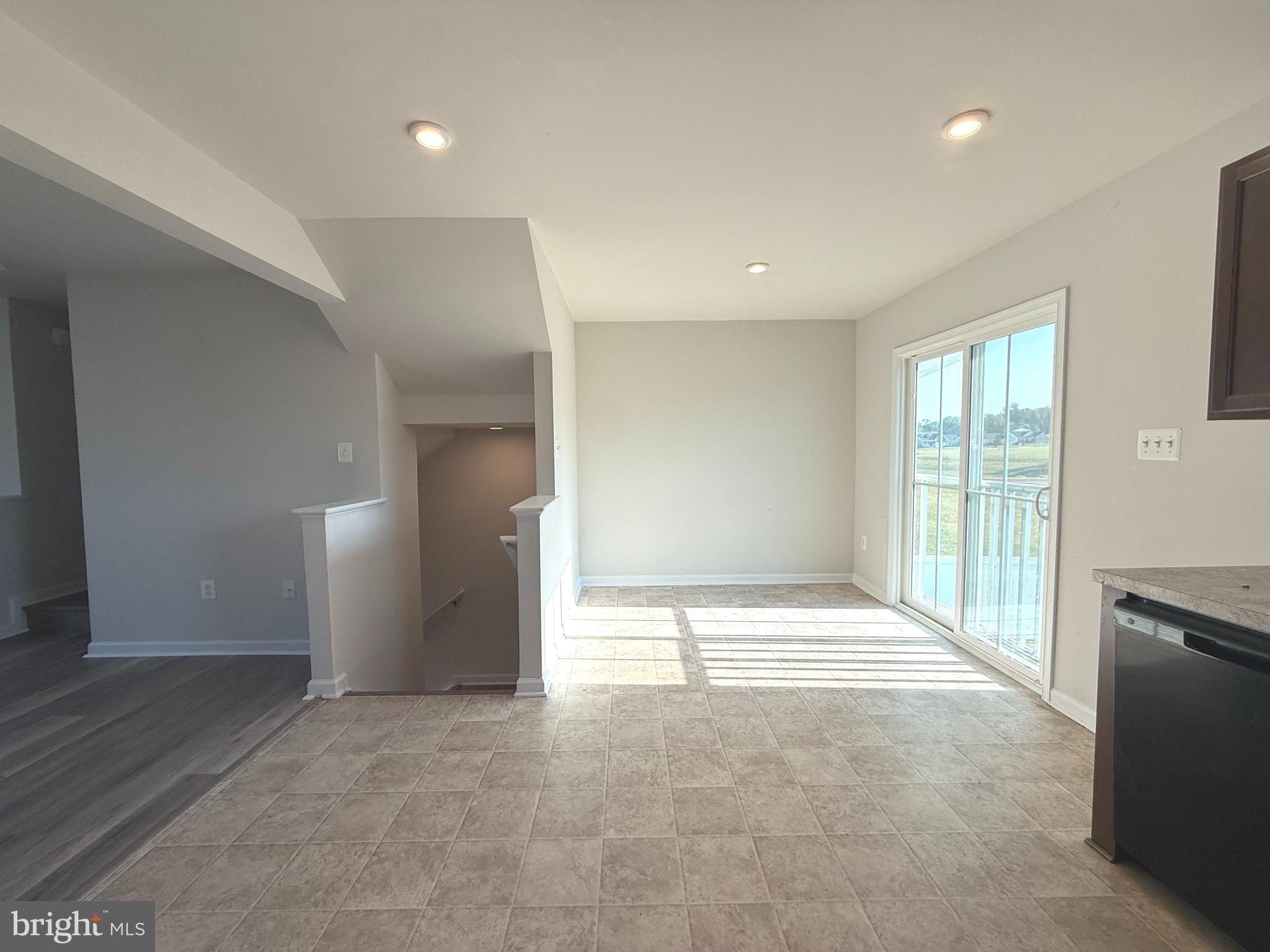 THE LAKES AT MARTINSBURG - Residential Lease