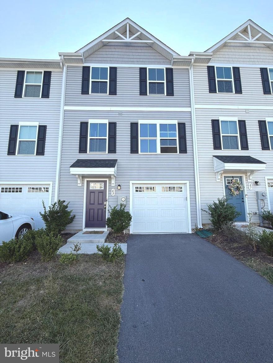 Spacious and well-kept 3-bedroom, 2.5-bath townhome .This home features an open floor plan with a bright living room, a modern kitchen with plenty of cabinet space. The primary suite offers a private bath and closet space. Two additional bedrooms provide flexibility for family, guests, or a home office.
Enjoy outdoor living with a rear backyard area. Conveniently located near I-81, Route 9, shopping, schools, and dining, this property offers an easy commute to Hagerstown, Winchester, or Northern Virginia.