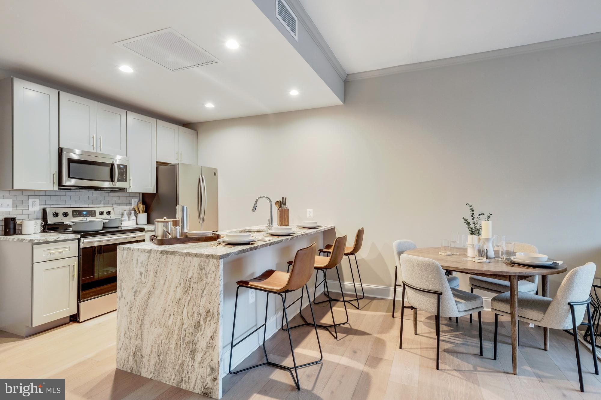 LOGAN SQUARE - Residential Lease