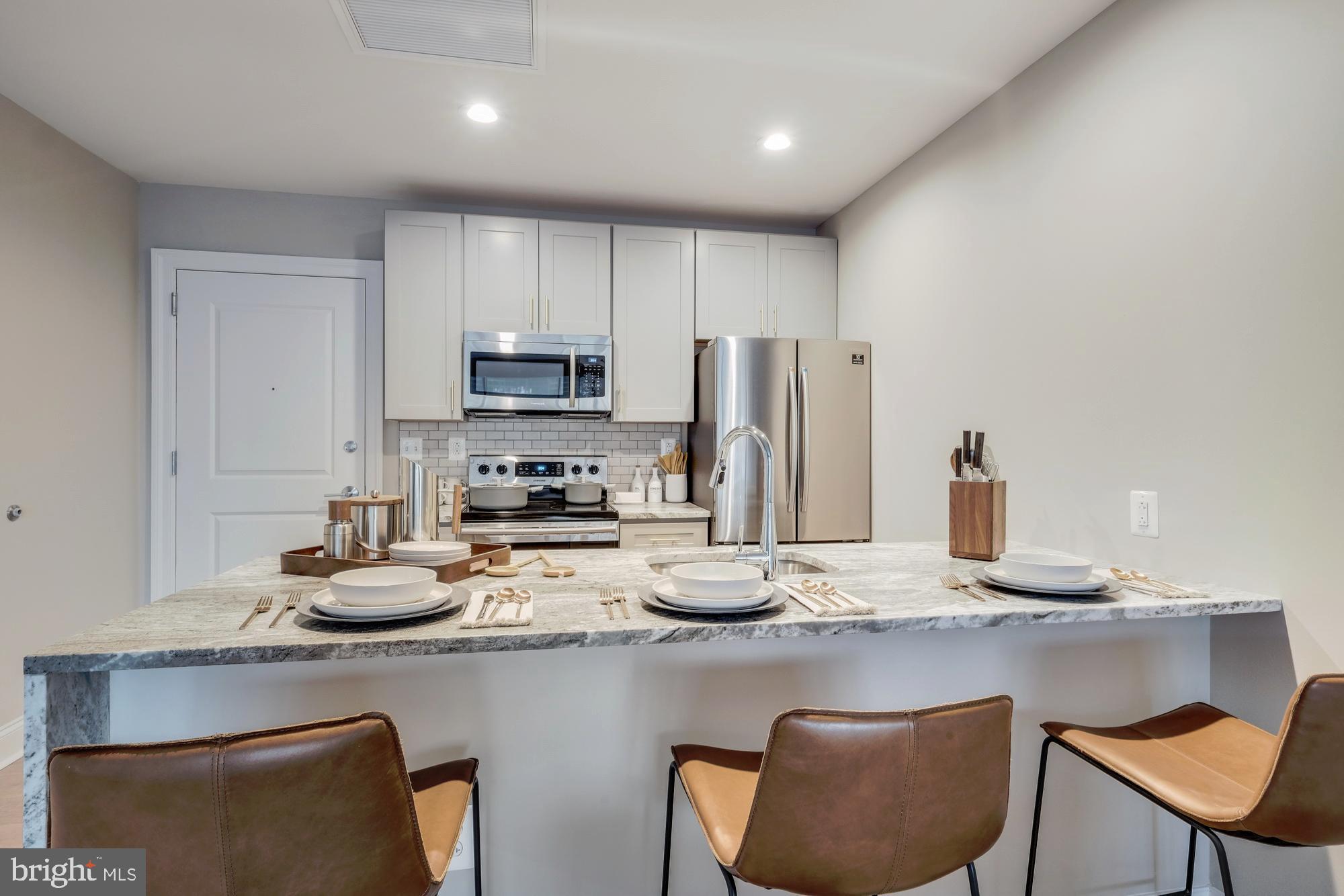 LOGAN SQUARE - Residential Lease