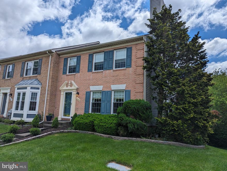 $250,000 LIST PRICE SUGGESTED OPENING BID AT AUCTION. ****NO PRE BID**** AUCTION Friday, June 21, 2024 @ 11:00AM ON PREMISES..
Enter to Foyer w/ coat closet. Tile flooring. Formal Living Room. Fireplace with blower. Dining Room w/ Ornate Stained-Glass Light Fixture. Chair Molding. Custom Drapes & Blinds. Hardwood flooring throughout. Country Kitchen includes upgraded Kenmore Refrigerator, under cabinet Microwave,
Dishwasher, & Dual Sink. Pantry. Breakfast Bar. Tile Flooring. Powder Room. Sliding glass doors exit to rear Deck w/ Trex decking & retractable Awning. Nice view of private back yard w/ mature landscaping. Upper level has Linen closet & W/W Carpet. BR #1 w/ closet. BR #2 w/ closet. Full bath in Hallway. BR #3 is Primary, w/ ceiling Fan. Full Primary Bath w/ separate Tub, Shower Fixtures, Toilet, & Sink. Lower level has finished Clubroom w/ Wet Bar area. Exit from sliding glass doors to rear yard. Utility Room w/ Washer &  Dryer. Trane Furnace.  Electric hot water. Under steps Storage. Additional utility area. Electric Panel &
Storage. BR #4 w/ walk in closet. Full Bath in hallway. Public Water & Sewer.