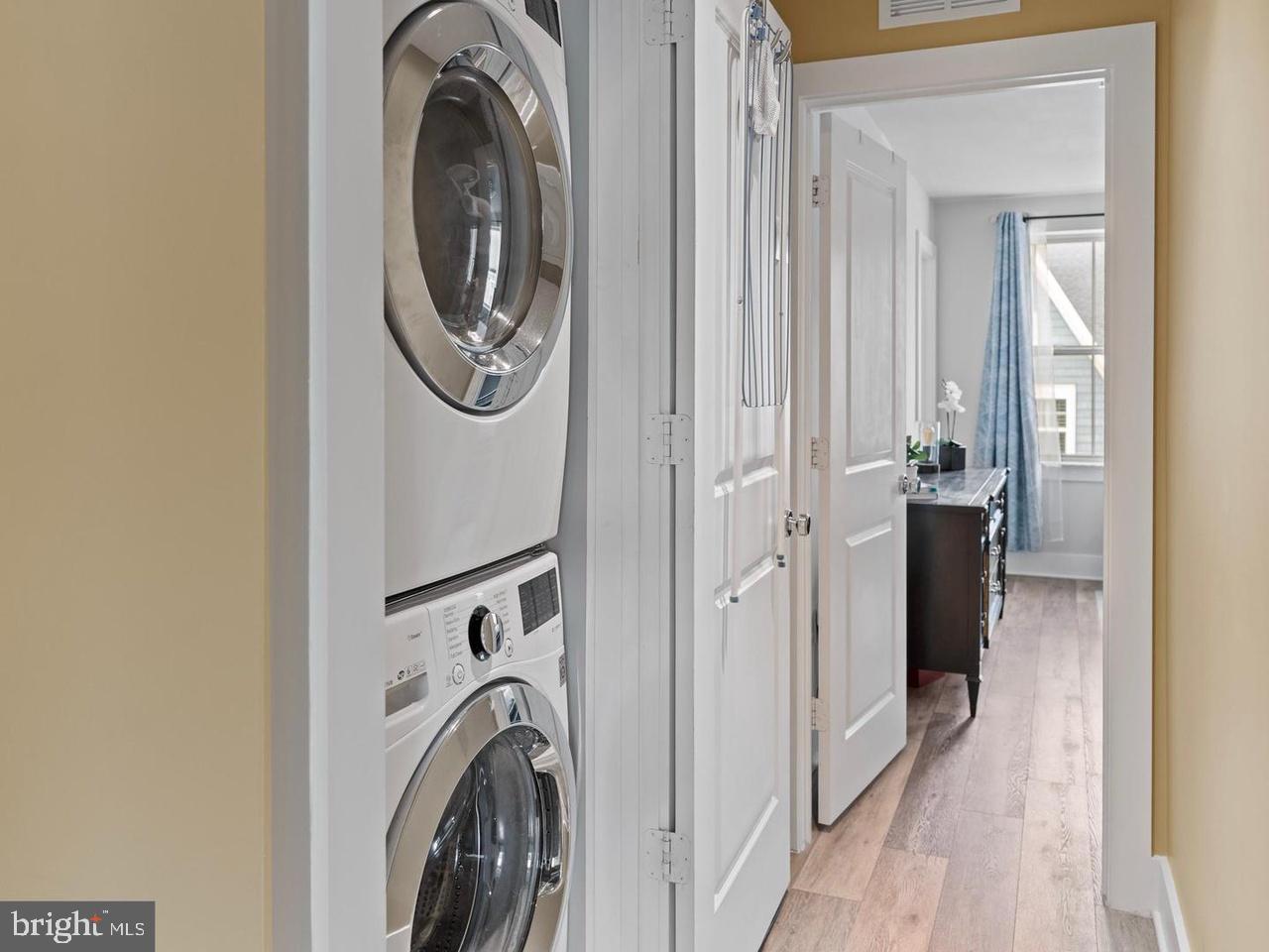 CLARKSBURG TOWN CENTER - Residential Lease