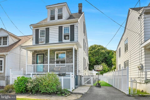 Photo of 404 S Front Street, SAINT CLAIR, PA 17970 (MLS # PASK2029602)