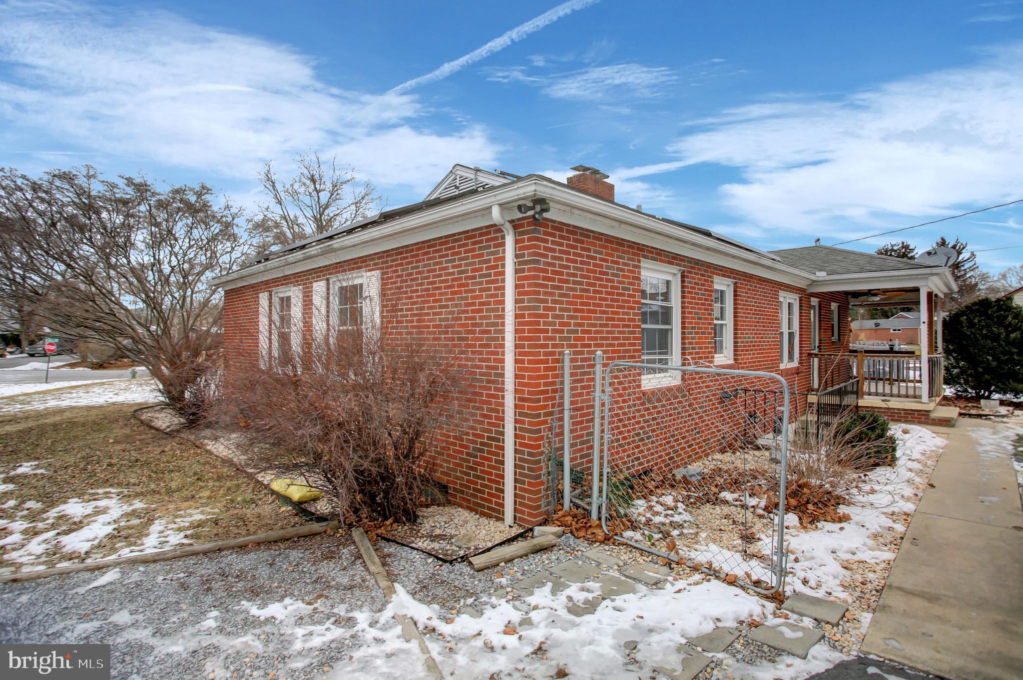 TAMMANY MANOR - Residential