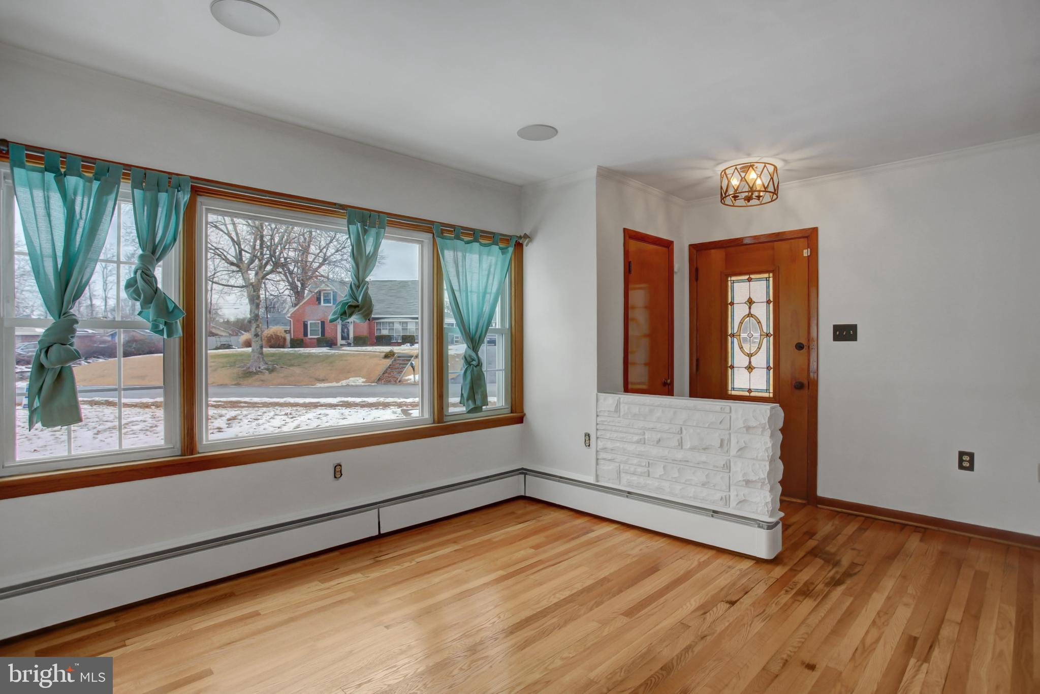 TAMMANY MANOR - Residential