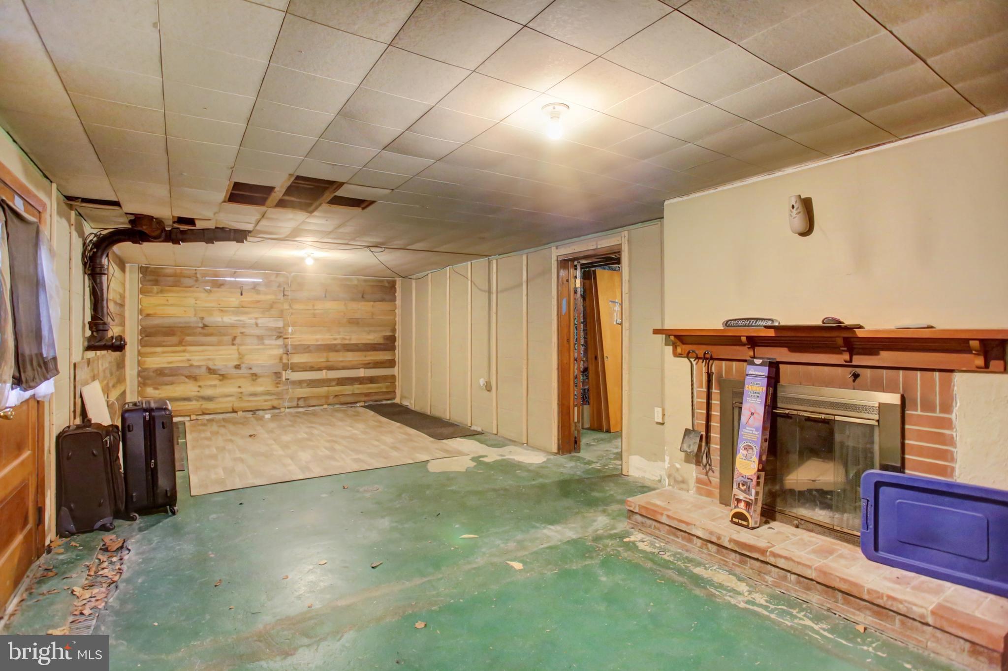 TAMMANY MANOR - Residential