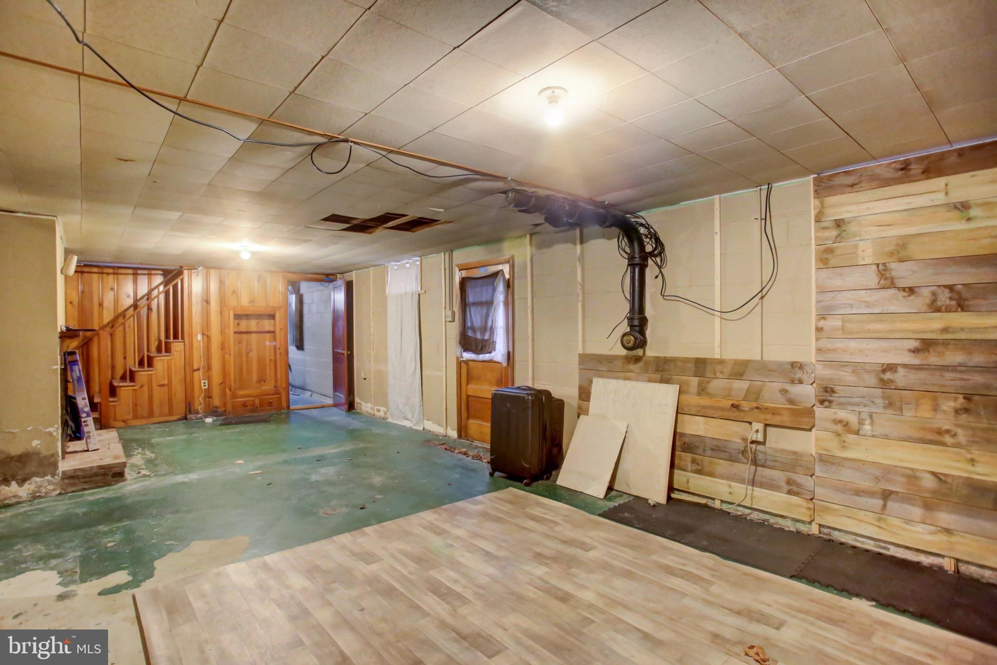 TAMMANY MANOR - Residential