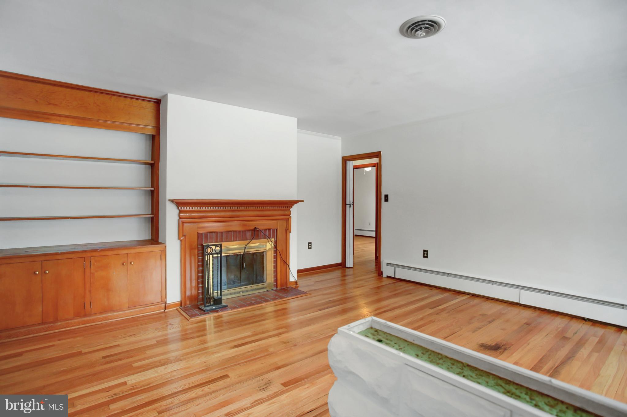 TAMMANY MANOR - Residential