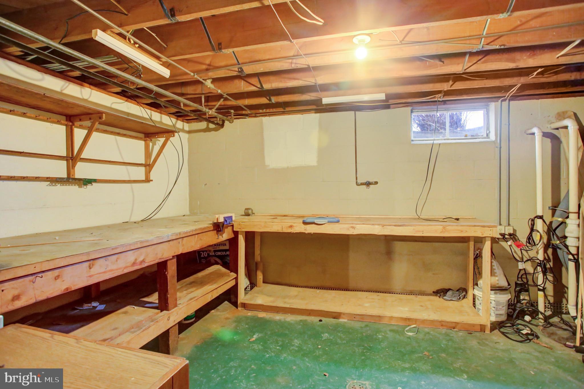 TAMMANY MANOR - Residential