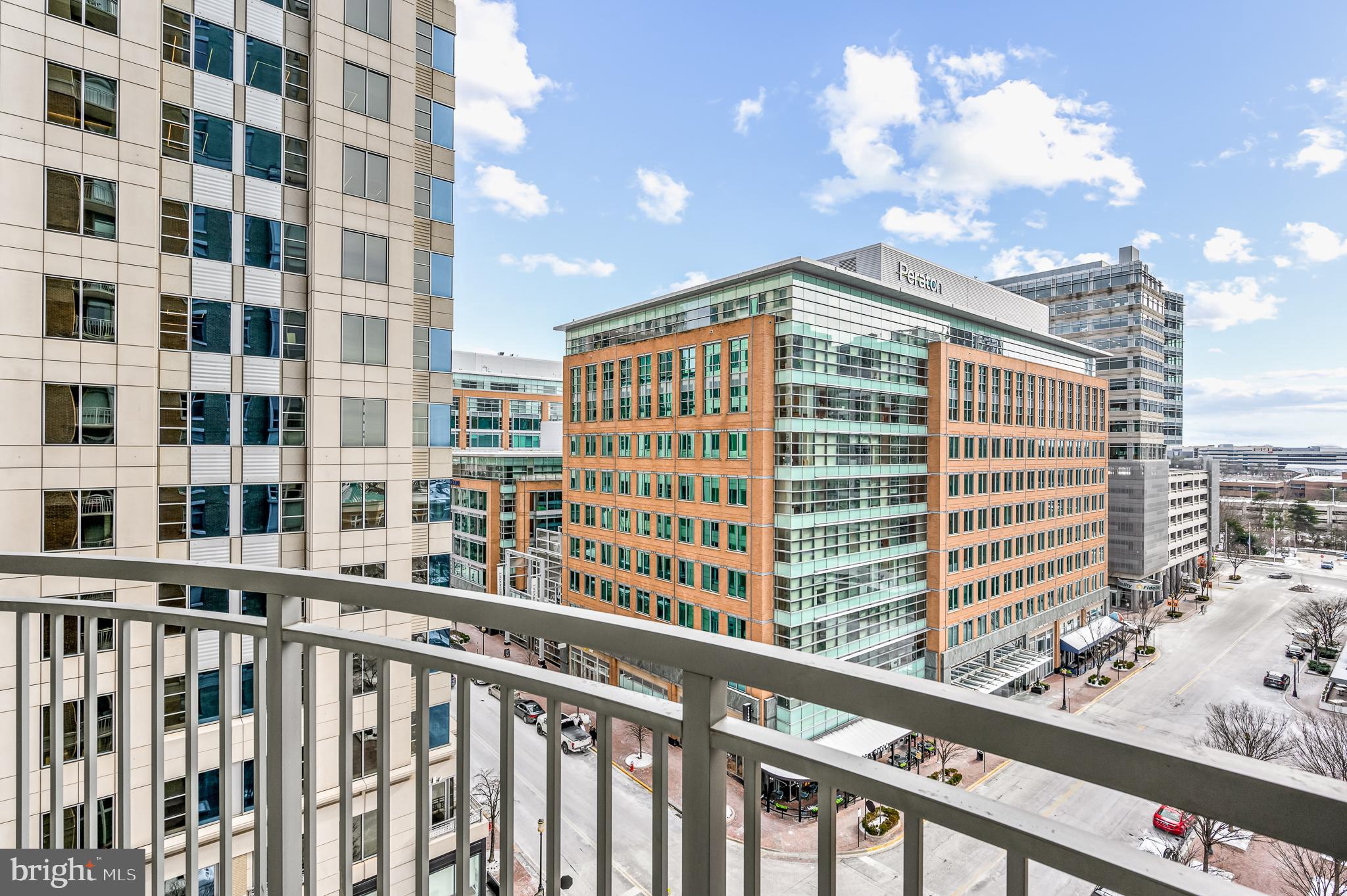 MIDTOWN AT RESTON TOWN CENTER - Residential