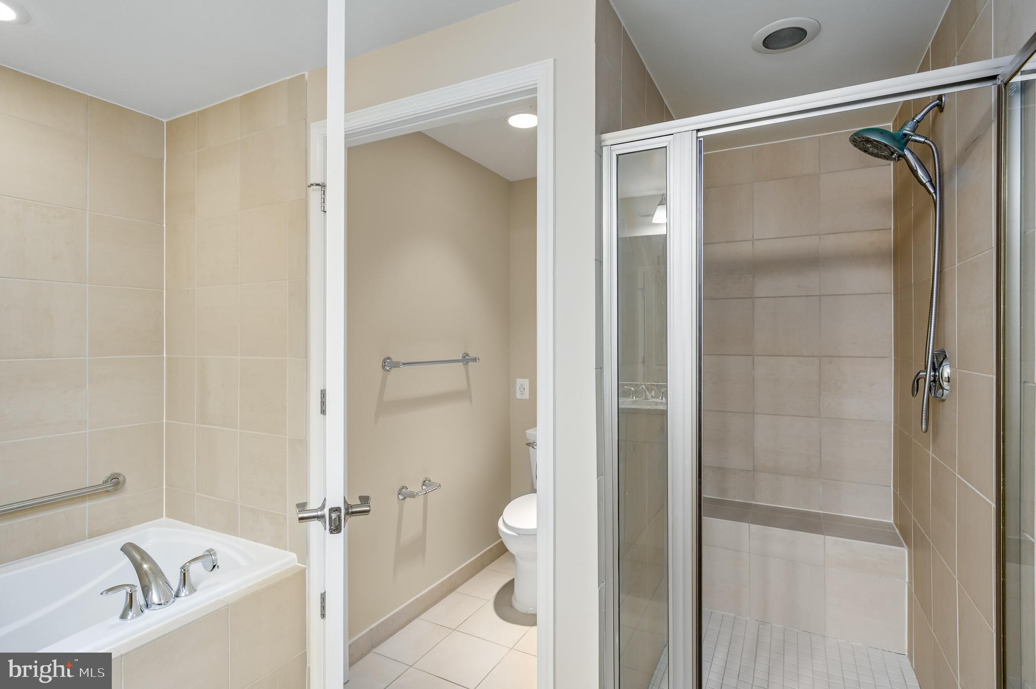 MIDTOWN AT RESTON TOWN CENTER - Residential