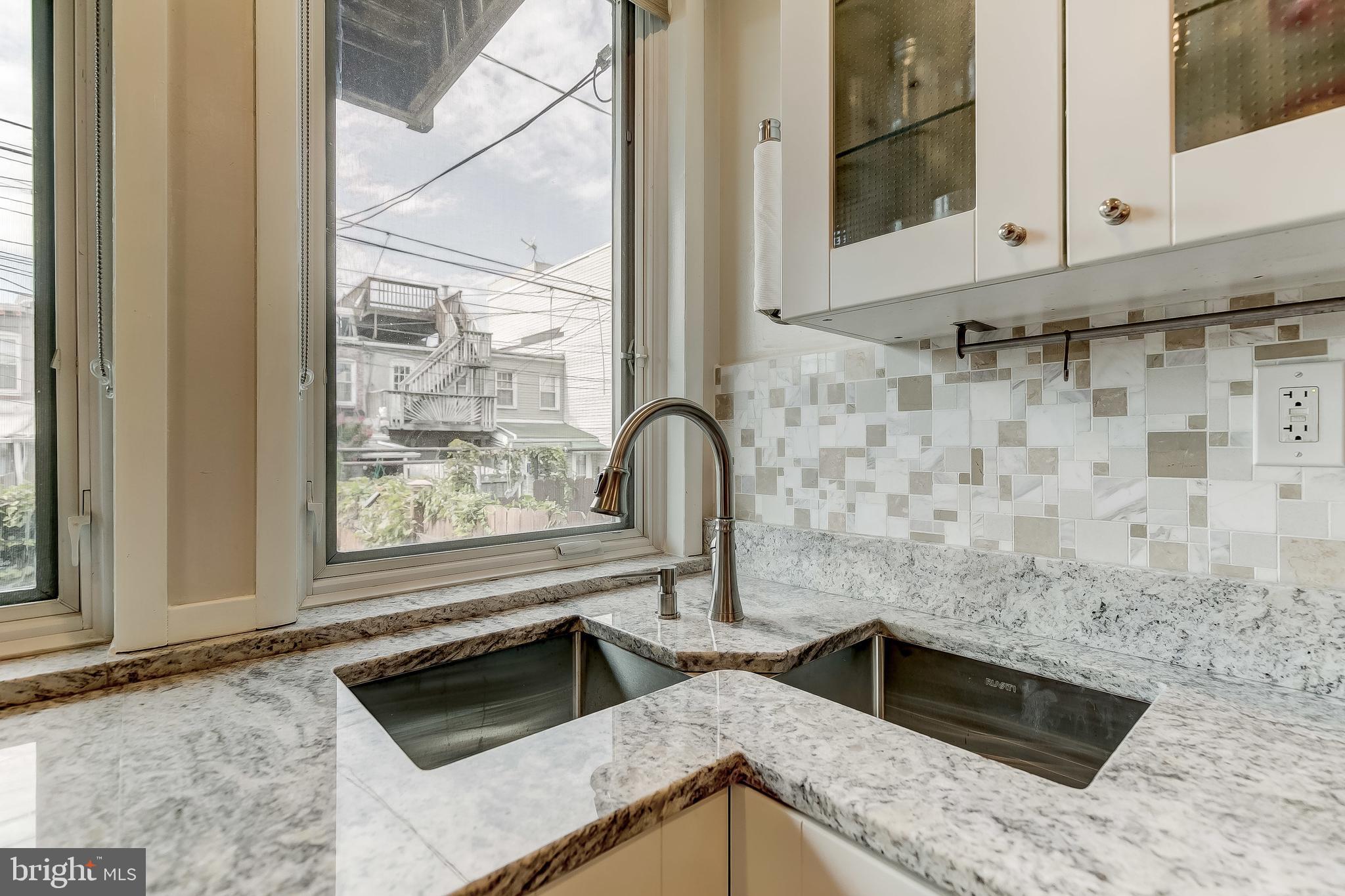 LOCUST POINT - Residential