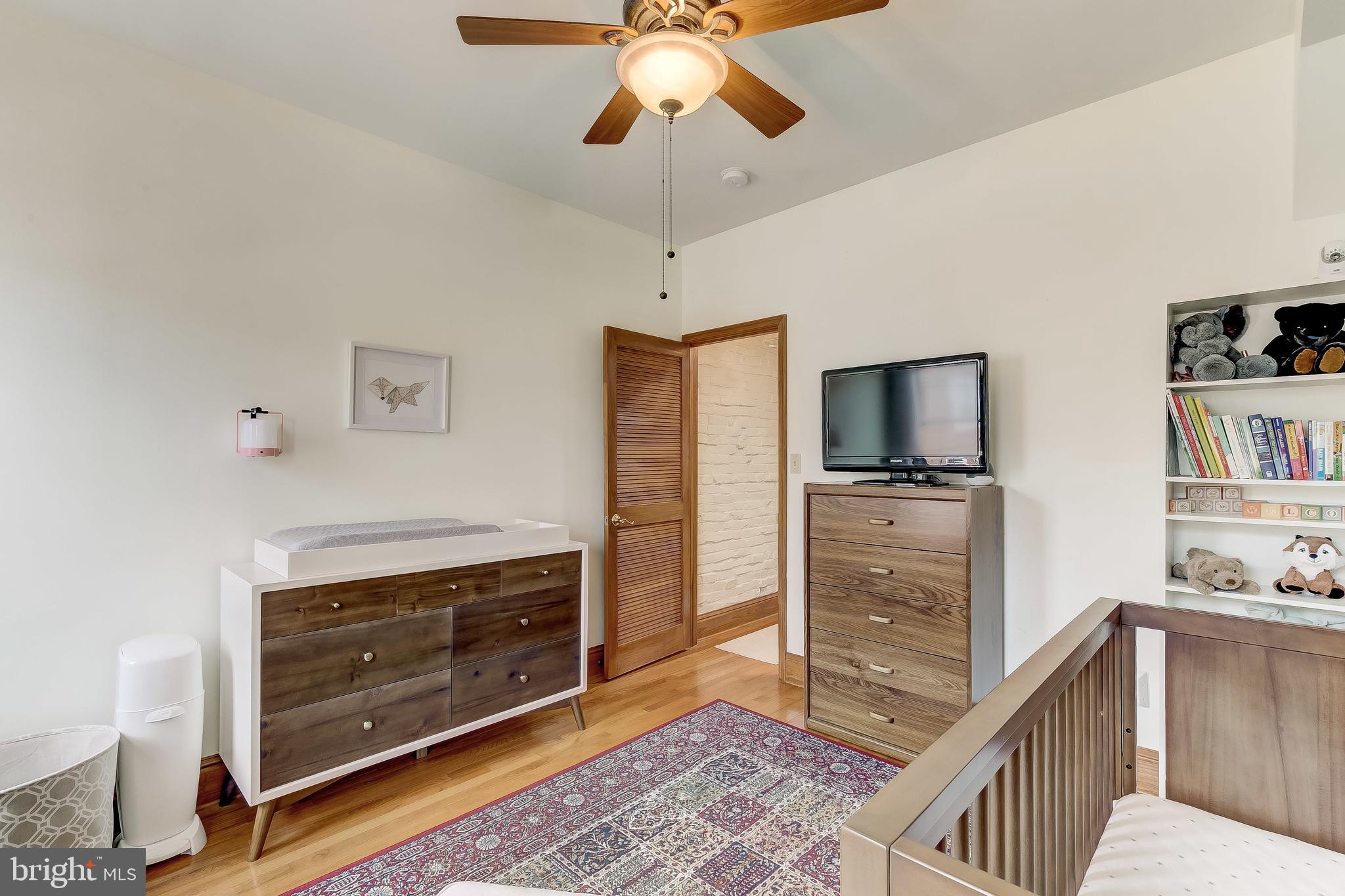 LOCUST POINT - Residential