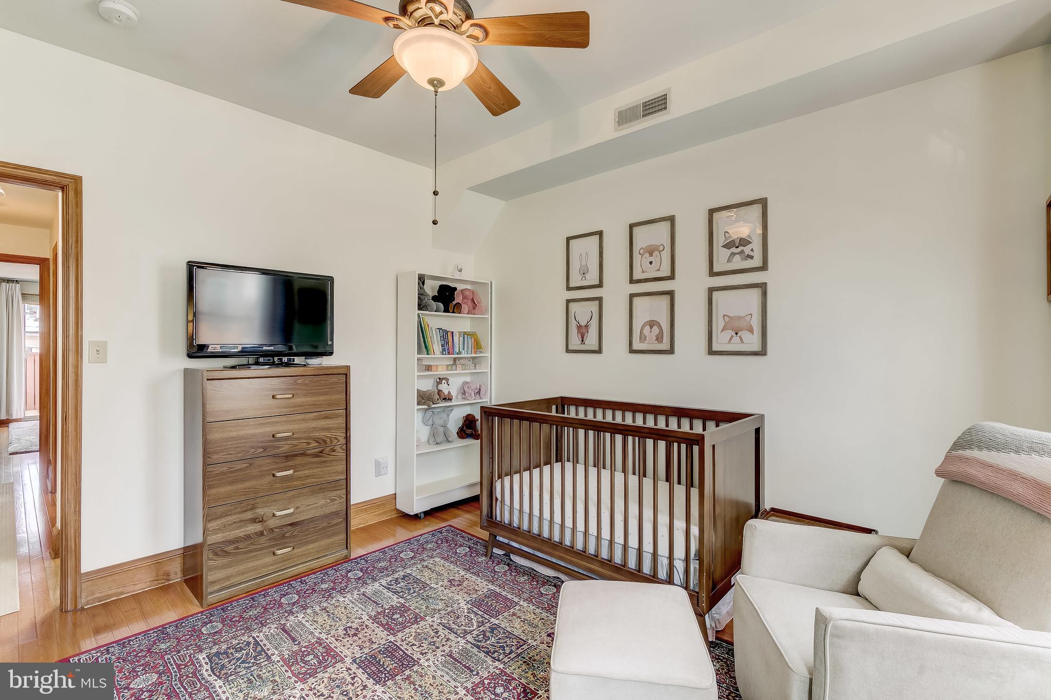 LOCUST POINT - Residential