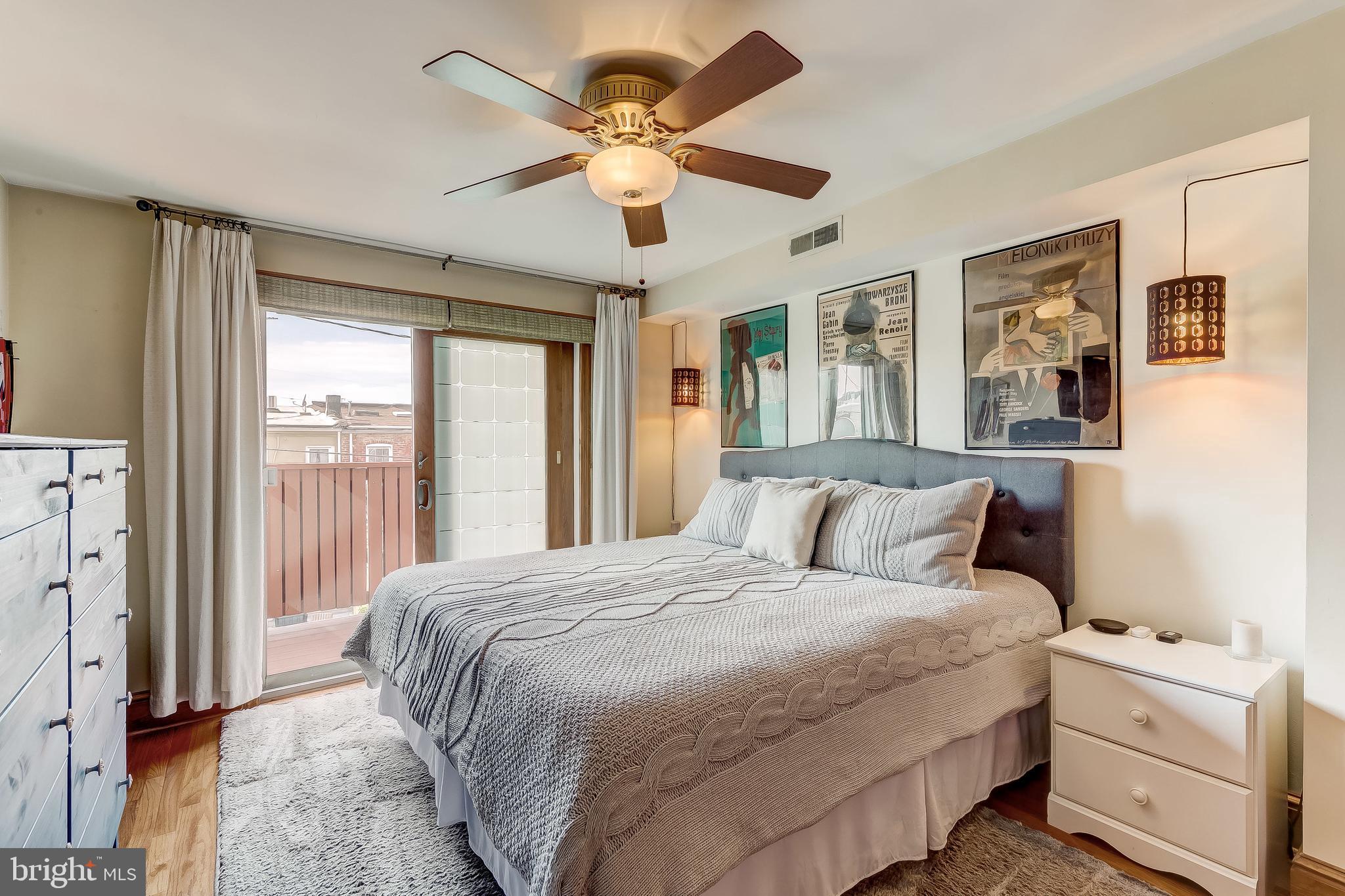 LOCUST POINT - Residential