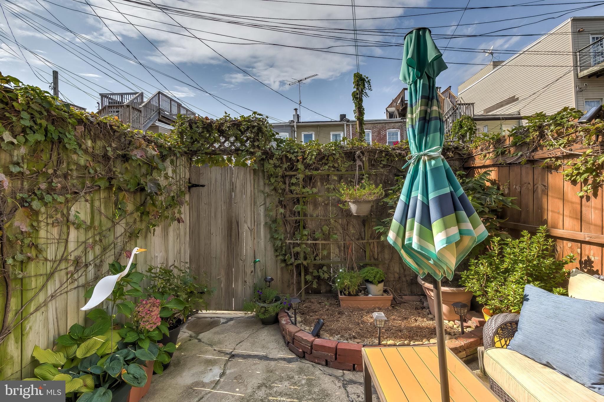 LOCUST POINT - Residential