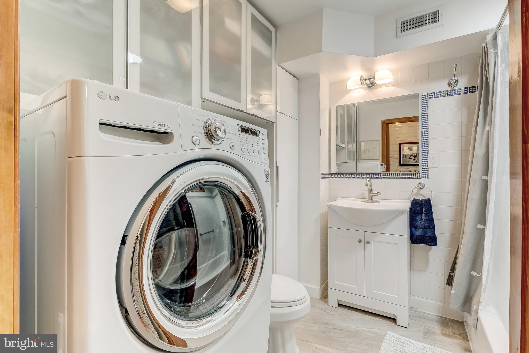 LOCUST POINT - Residential