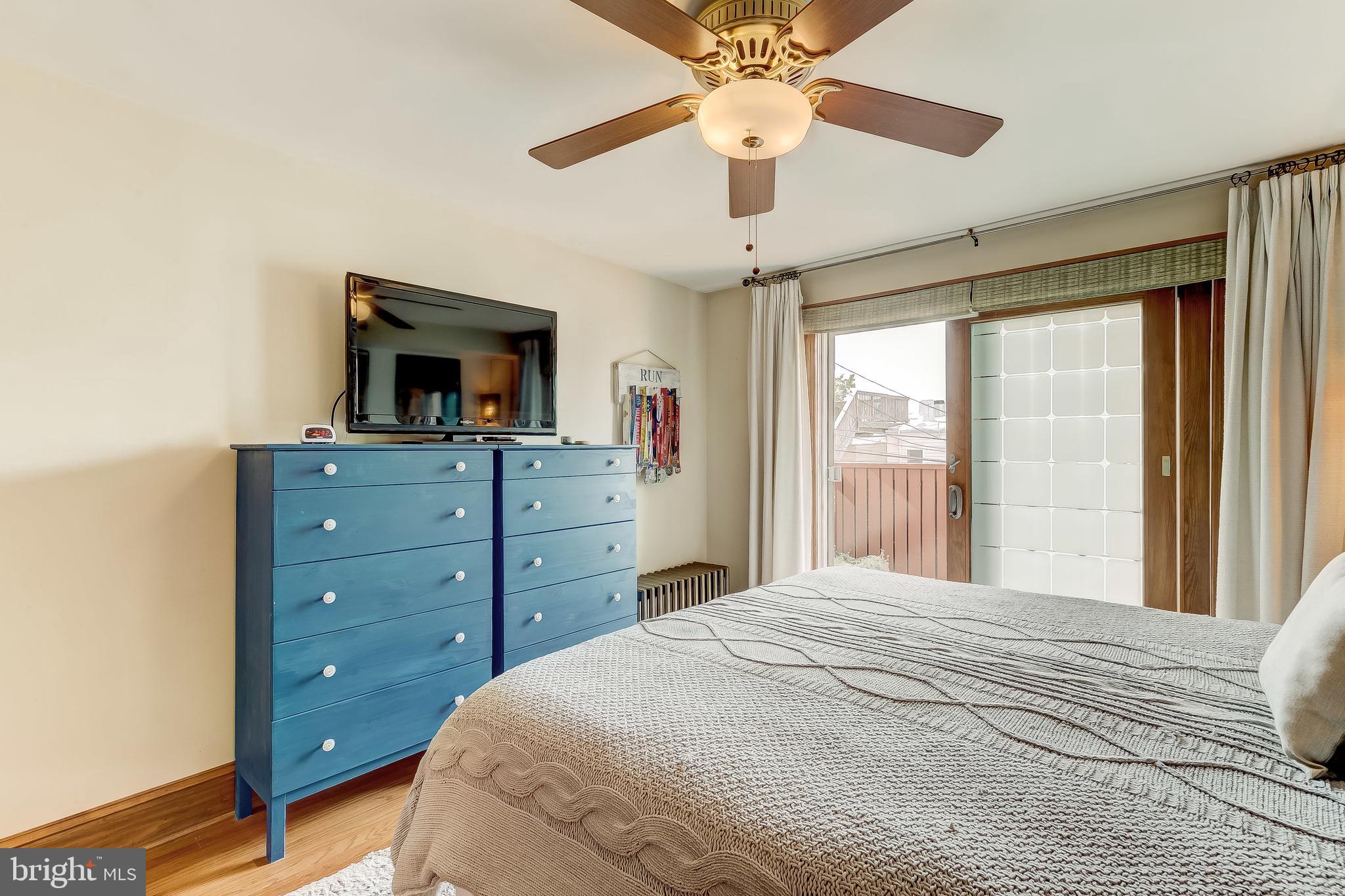 LOCUST POINT - Residential