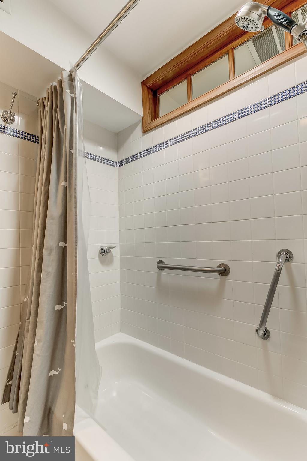 LOCUST POINT - Residential