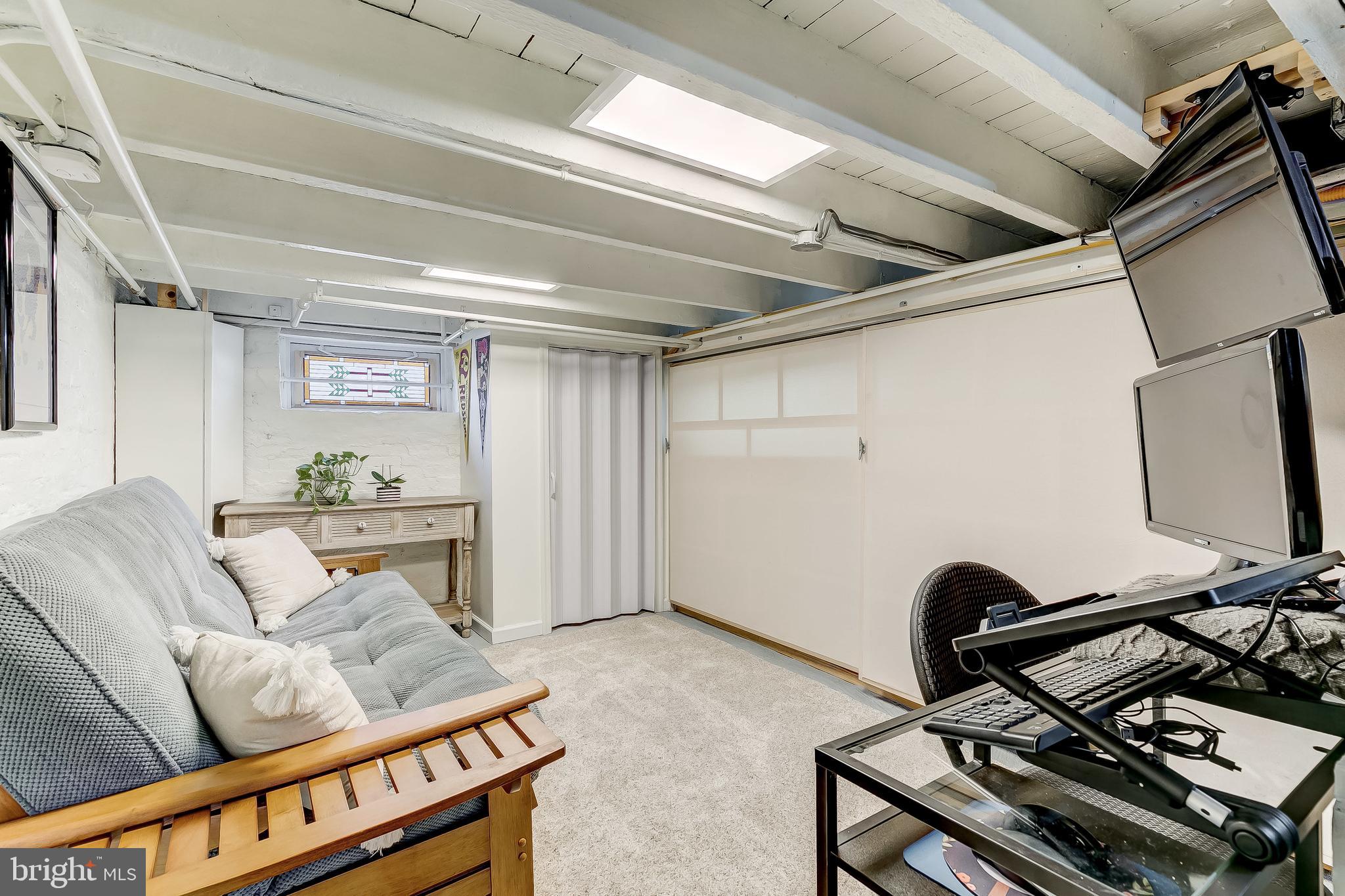 LOCUST POINT - Residential