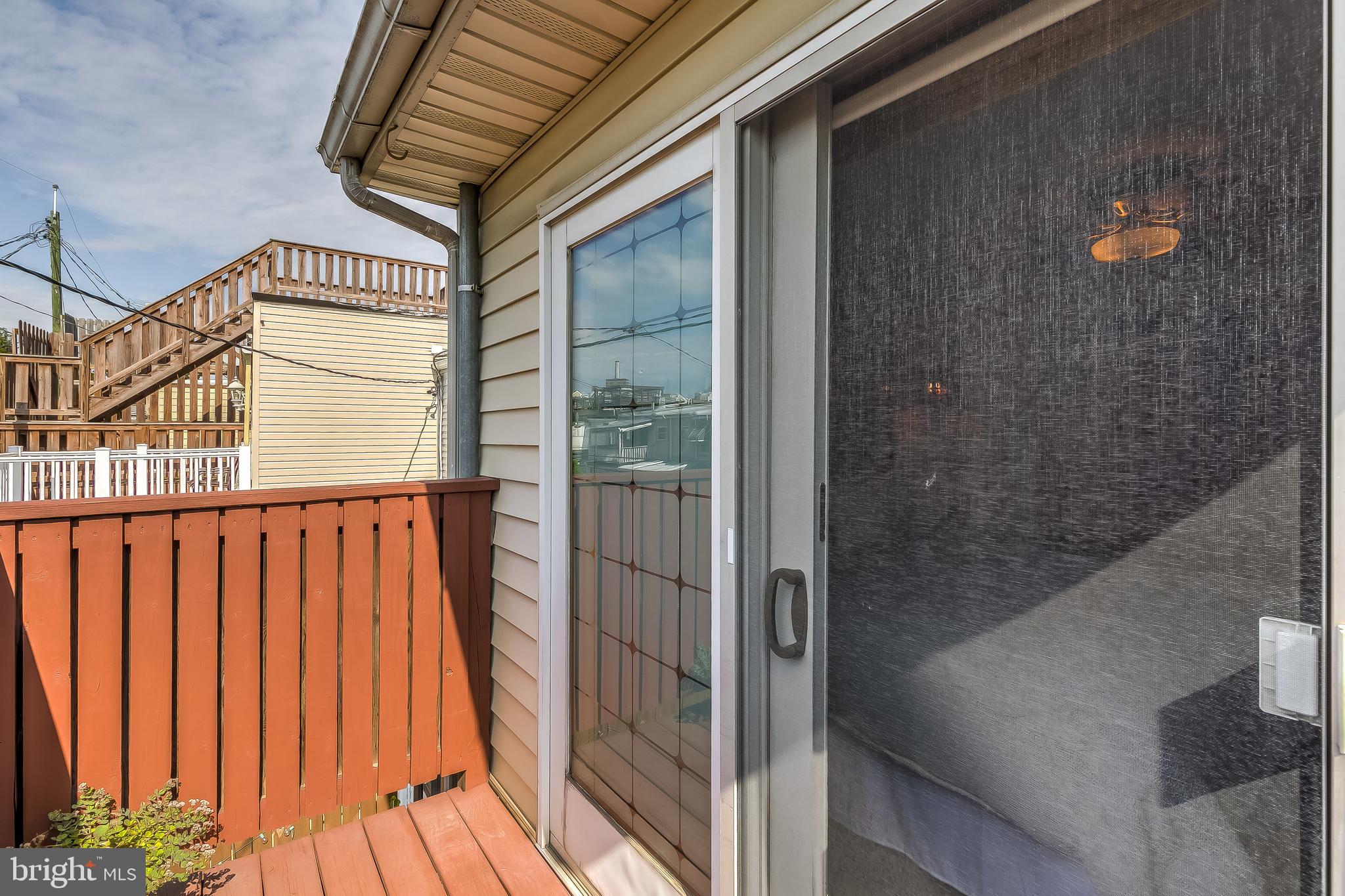 LOCUST POINT - Residential