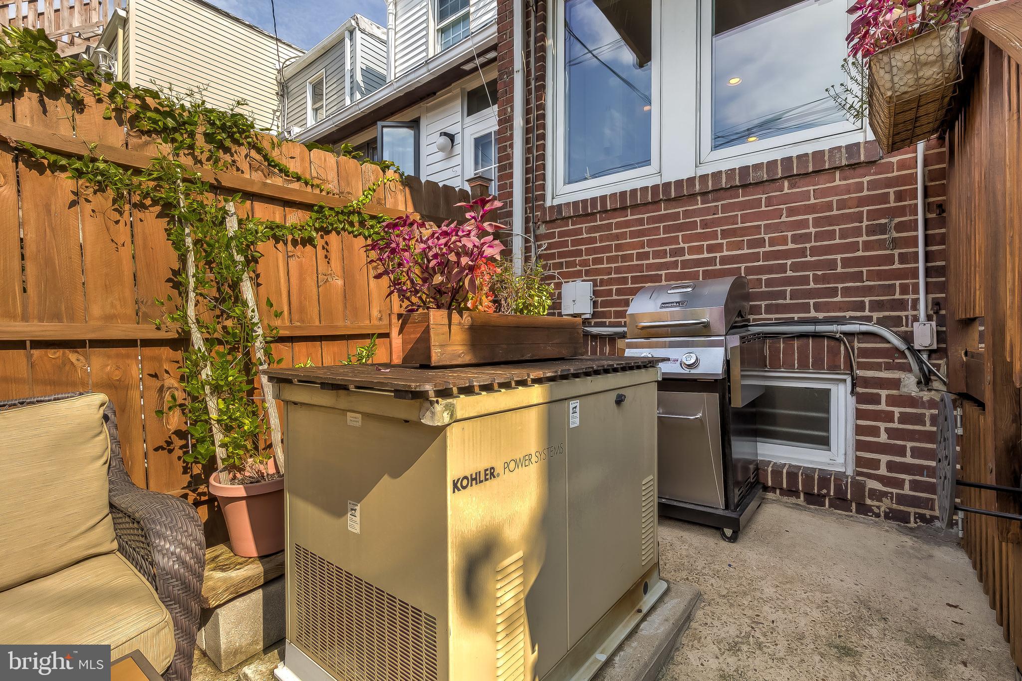 LOCUST POINT - Residential