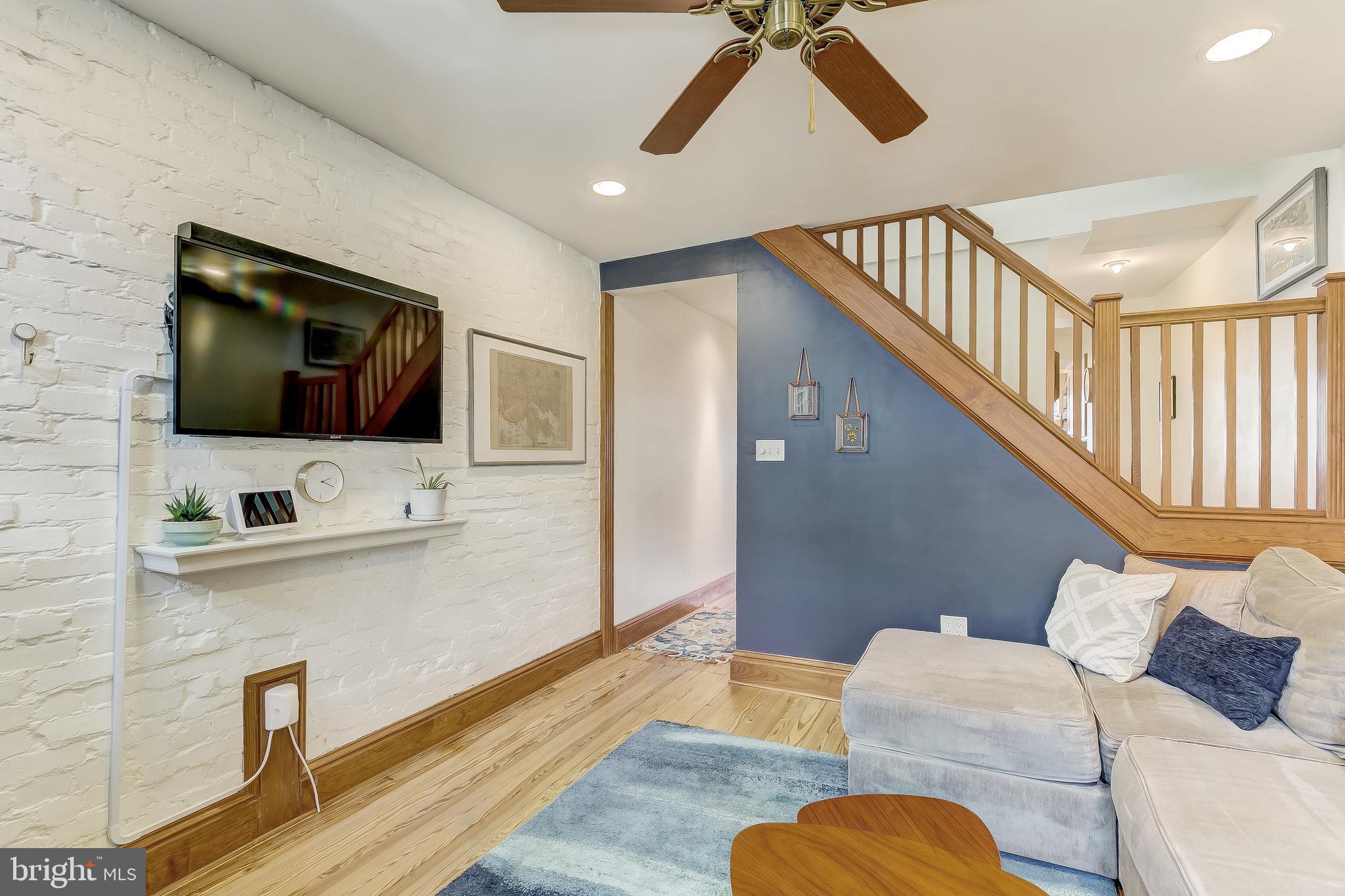 LOCUST POINT - Residential