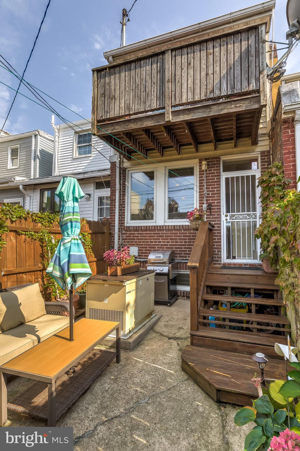 LOCUST POINT - Residential