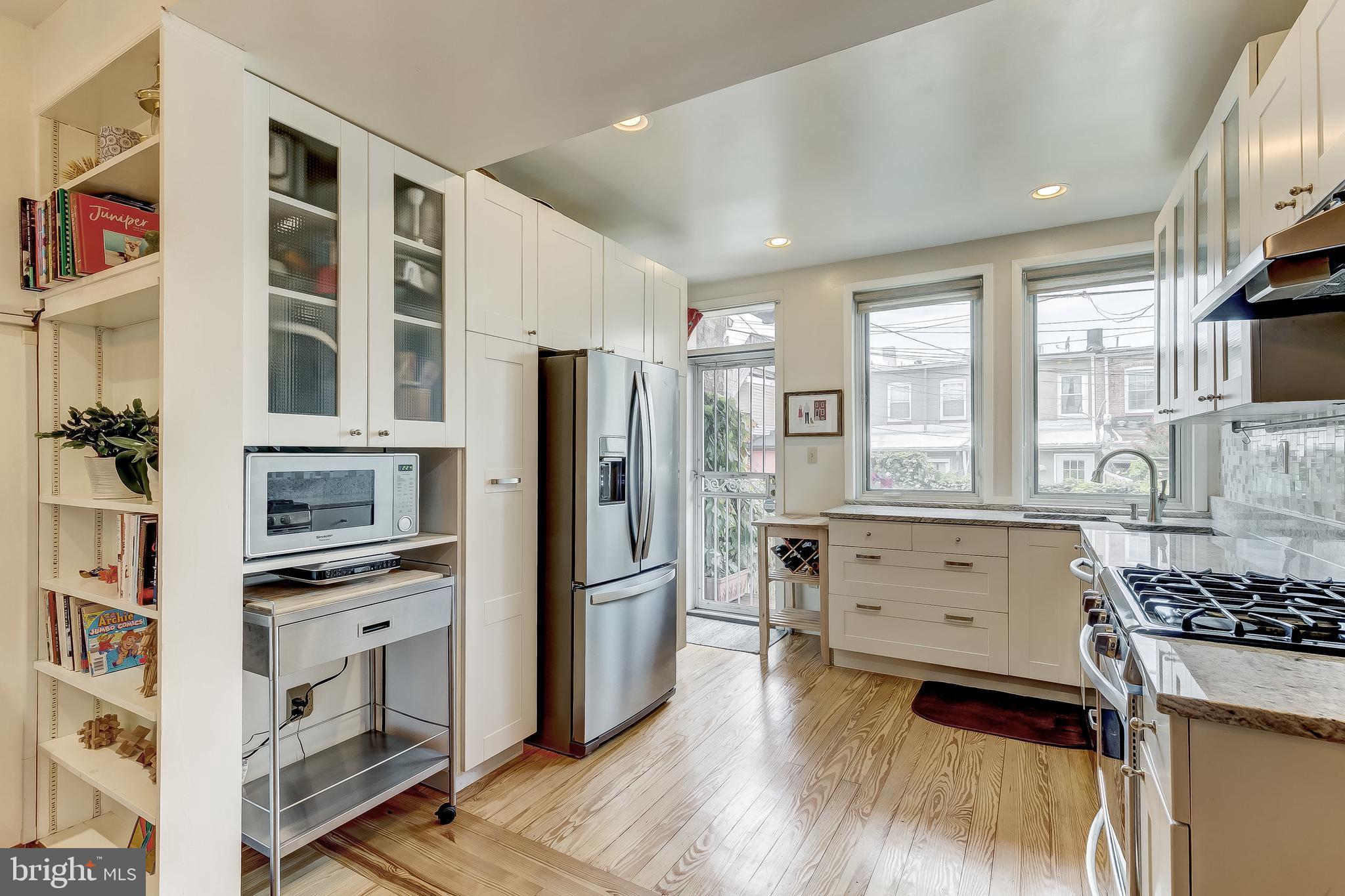 LOCUST POINT - Residential