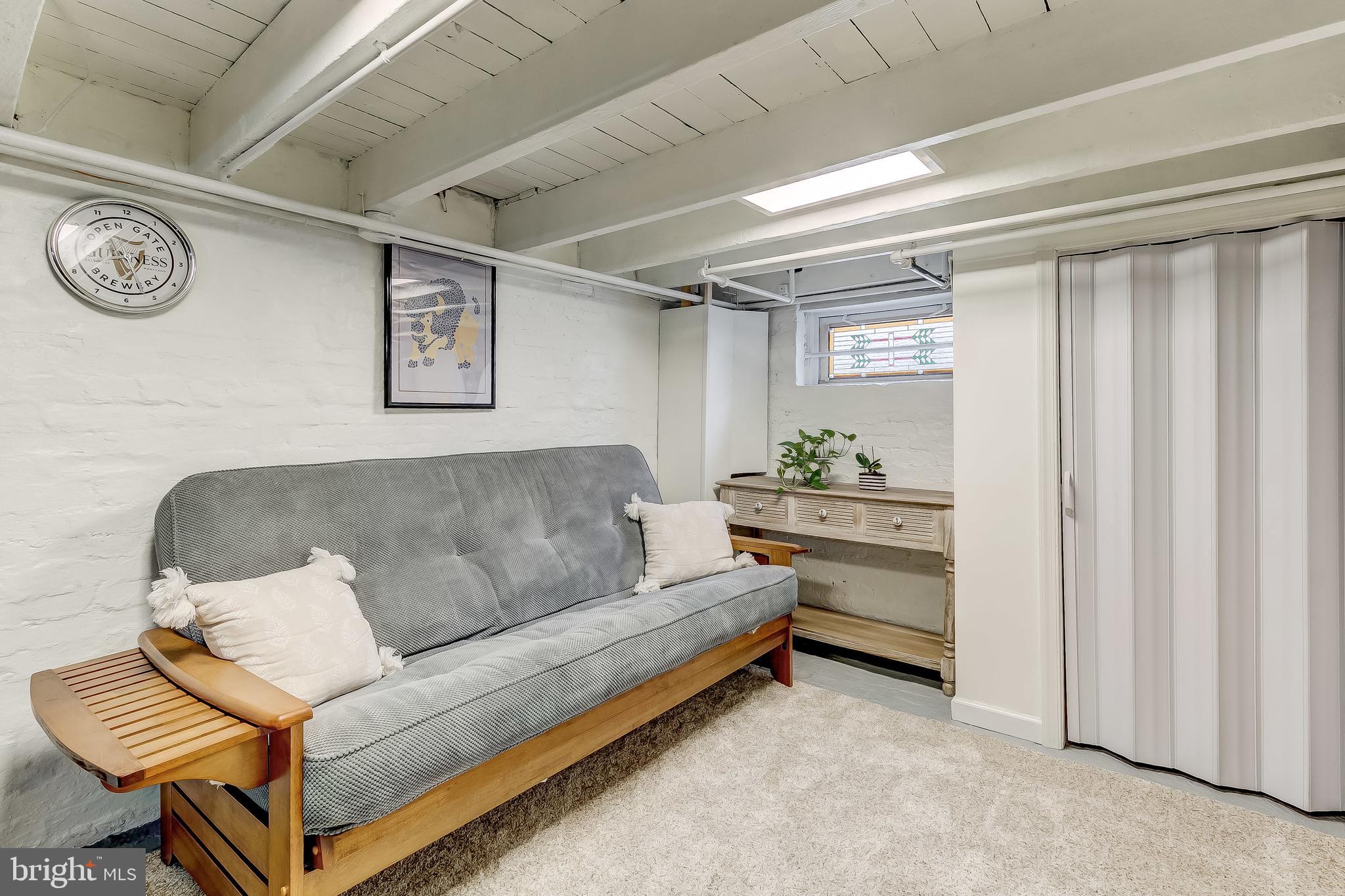 LOCUST POINT - Residential